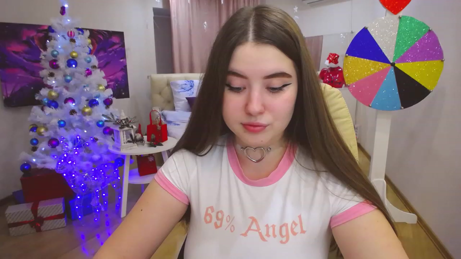 Gallery image thumbnail from AdmireMyEyes's myfreecams stream on, 12/28/2022, 09:50 image 18 of 20