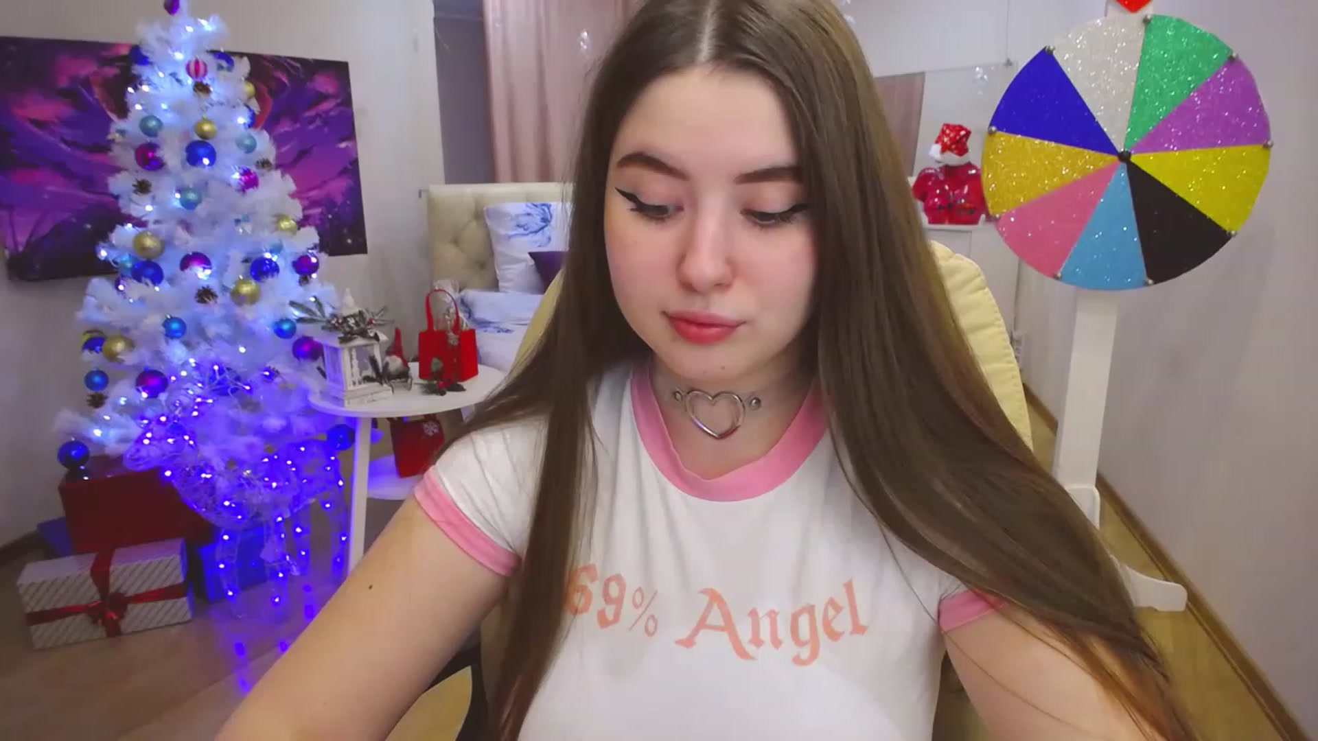 Gallery image thumbnail from AdmireMyEyes's myfreecams stream on, 12/28/2022, 09:50 image 5 of 20