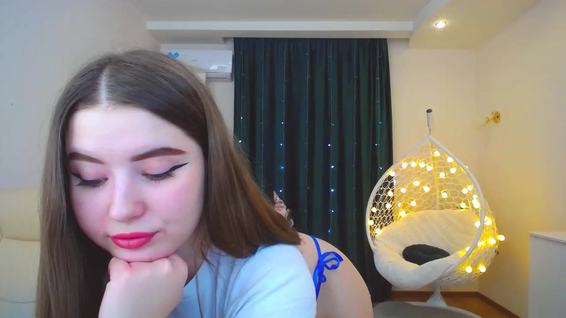 Gallery image thumbnail from AdmireMyEyes's myfreecams stream on, 12/29/2022, 06:36 image 14 of 20