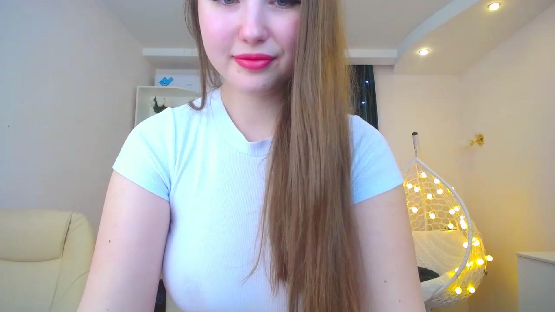Gallery image thumbnail from AdmireMyEyes's myfreecams stream on, 12/29/2022, 06:36 image 3 of 20