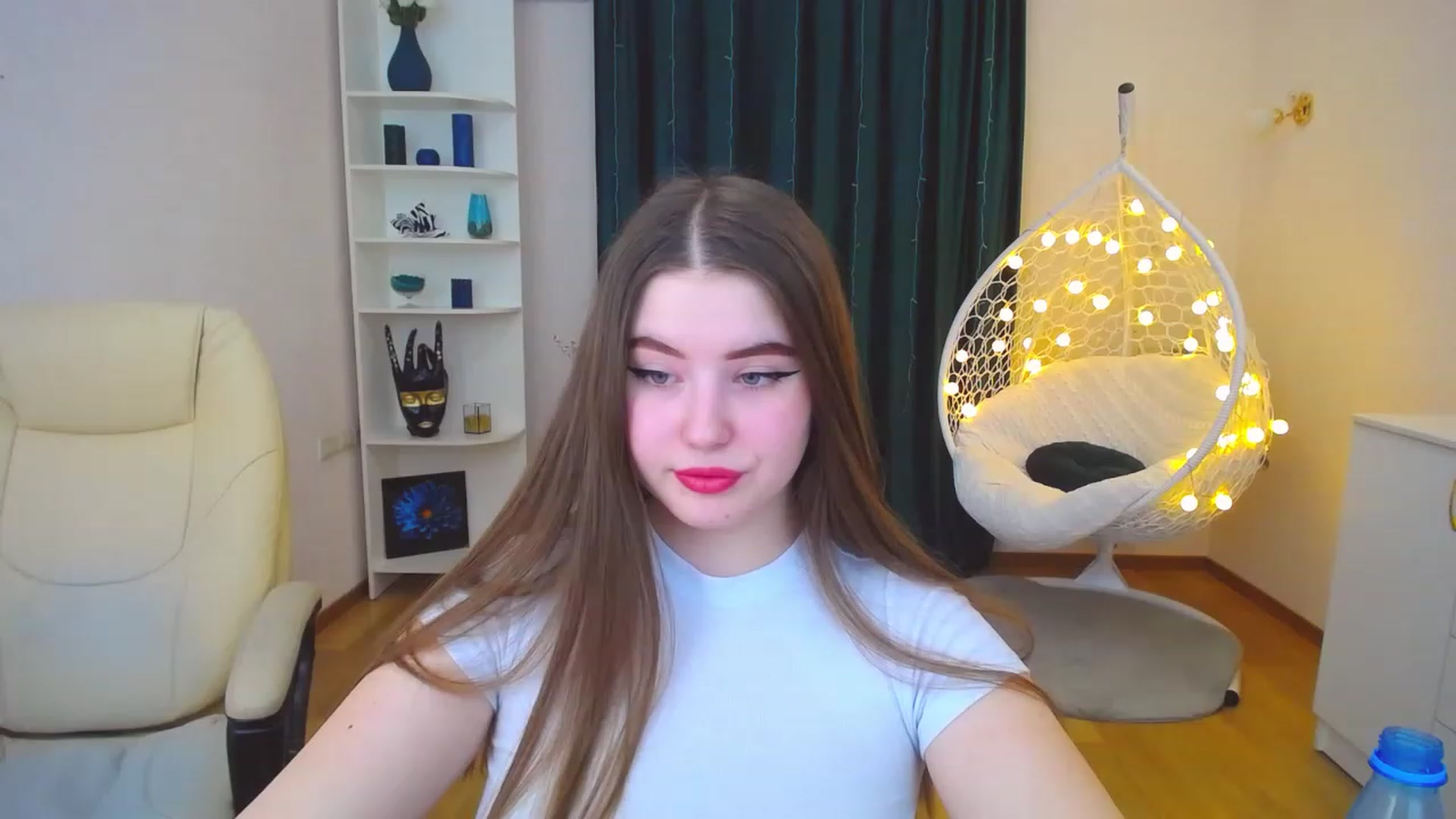 Gallery image thumbnail from AdmireMyEyes's myfreecams stream on, 12/29/2022, 07:04 image 4 of 20