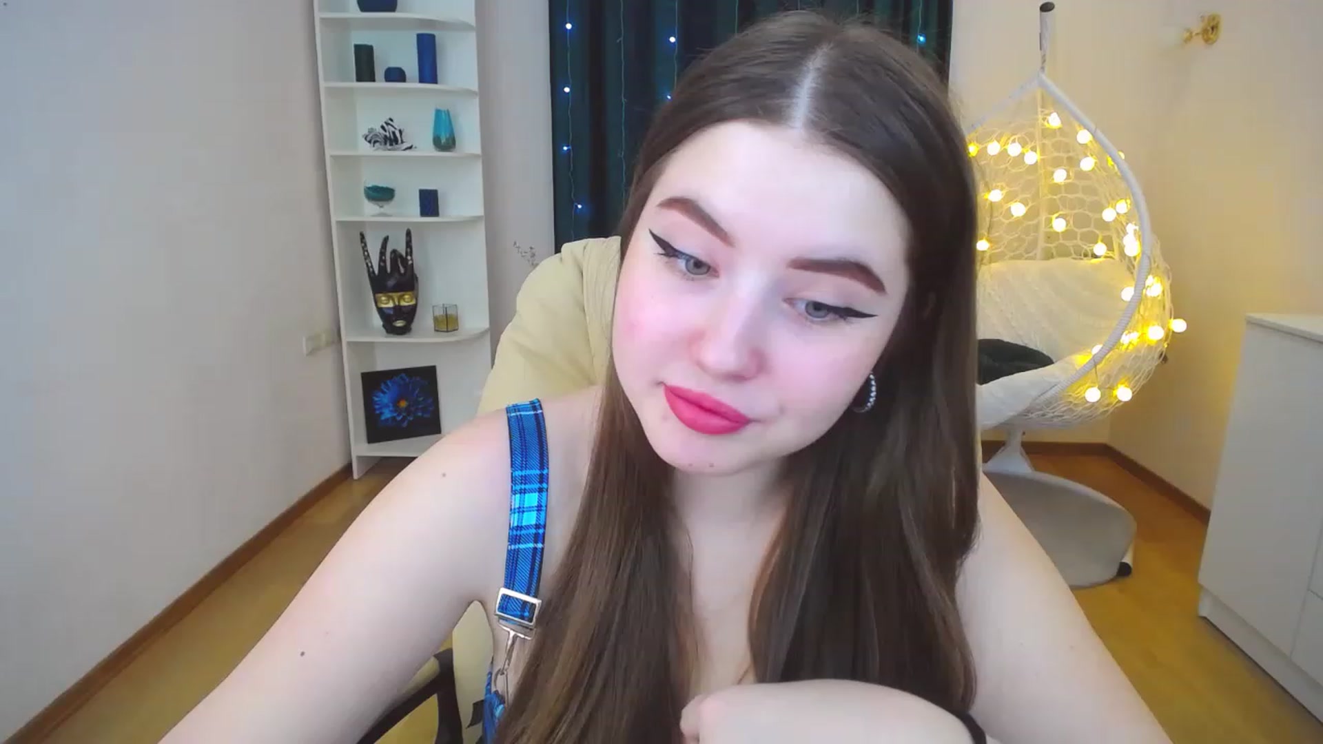 Gallery image thumbnail from AdmireMyEyes's myfreecams stream on, 12/29/2022, 08:50 image 20 of 20