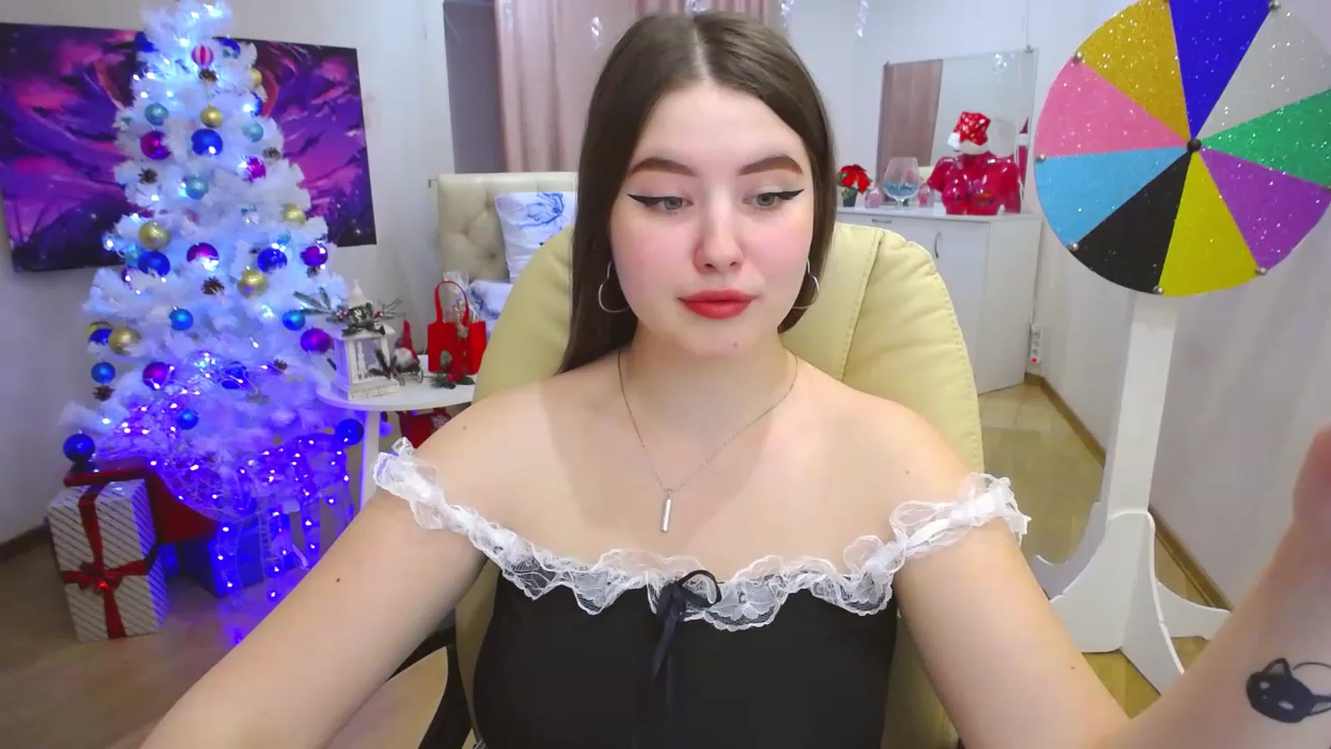 Gallery image thumbnail from AdmireMyEyes's myfreecams stream on, 12/30/2022, 07:47 image 18 of 20
