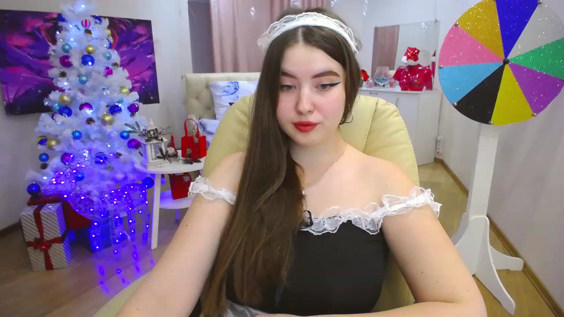 Gallery image thumbnail from AdmireMyEyes's myfreecams stream on, 12/30/2022, 07:47 image 12 of 20