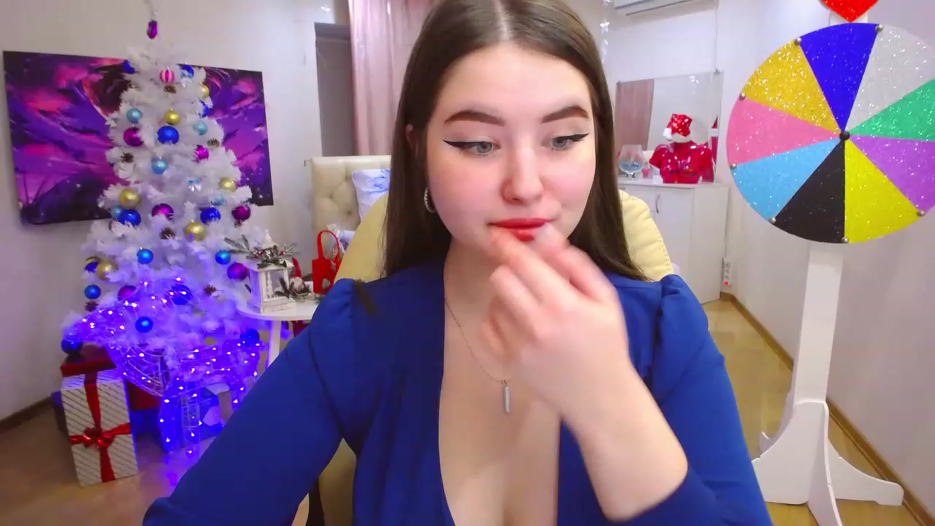 Gallery image thumbnail from AdmireMyEyes's myfreecams stream on, 12/31/2022, 06:49 image 6 of 20