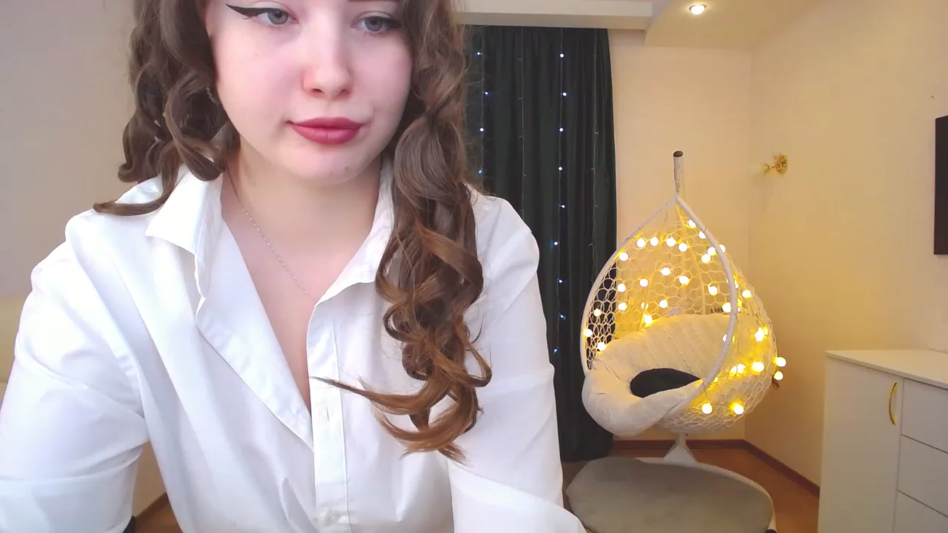 Gallery image thumbnail from AdmireMyEyes's myfreecams stream on, 01/10/2023, 11:49 image 7 of 20