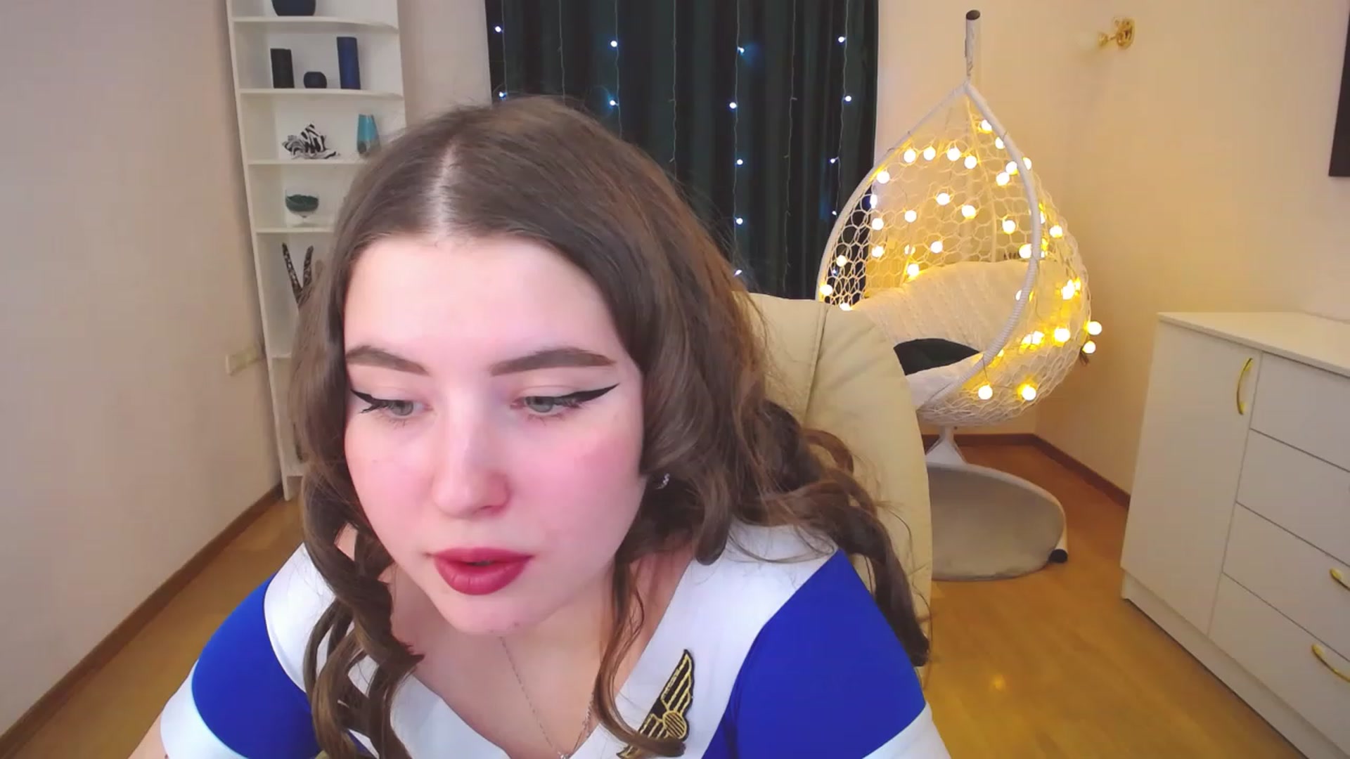 Gallery image thumbnail from AdmireMyEyes's myfreecams stream on, 01/10/2023, 16:59 image 15 of 20