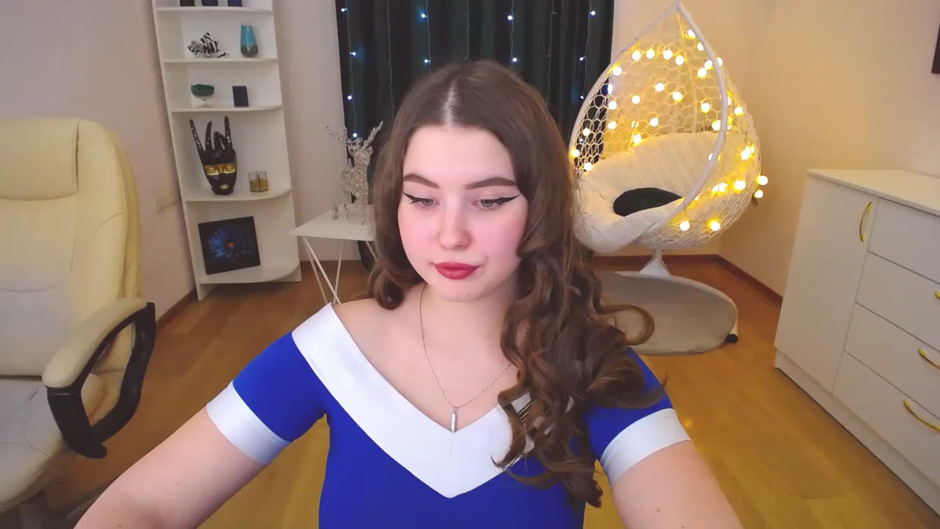 Gallery image thumbnail from AdmireMyEyes's myfreecams stream on, 01/10/2023, 16:59 image 6 of 20
