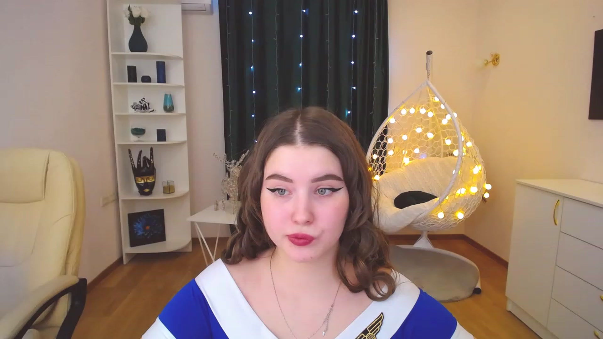 Gallery image thumbnail from AdmireMyEyes's myfreecams stream on, 01/10/2023, 16:59 image 13 of 20