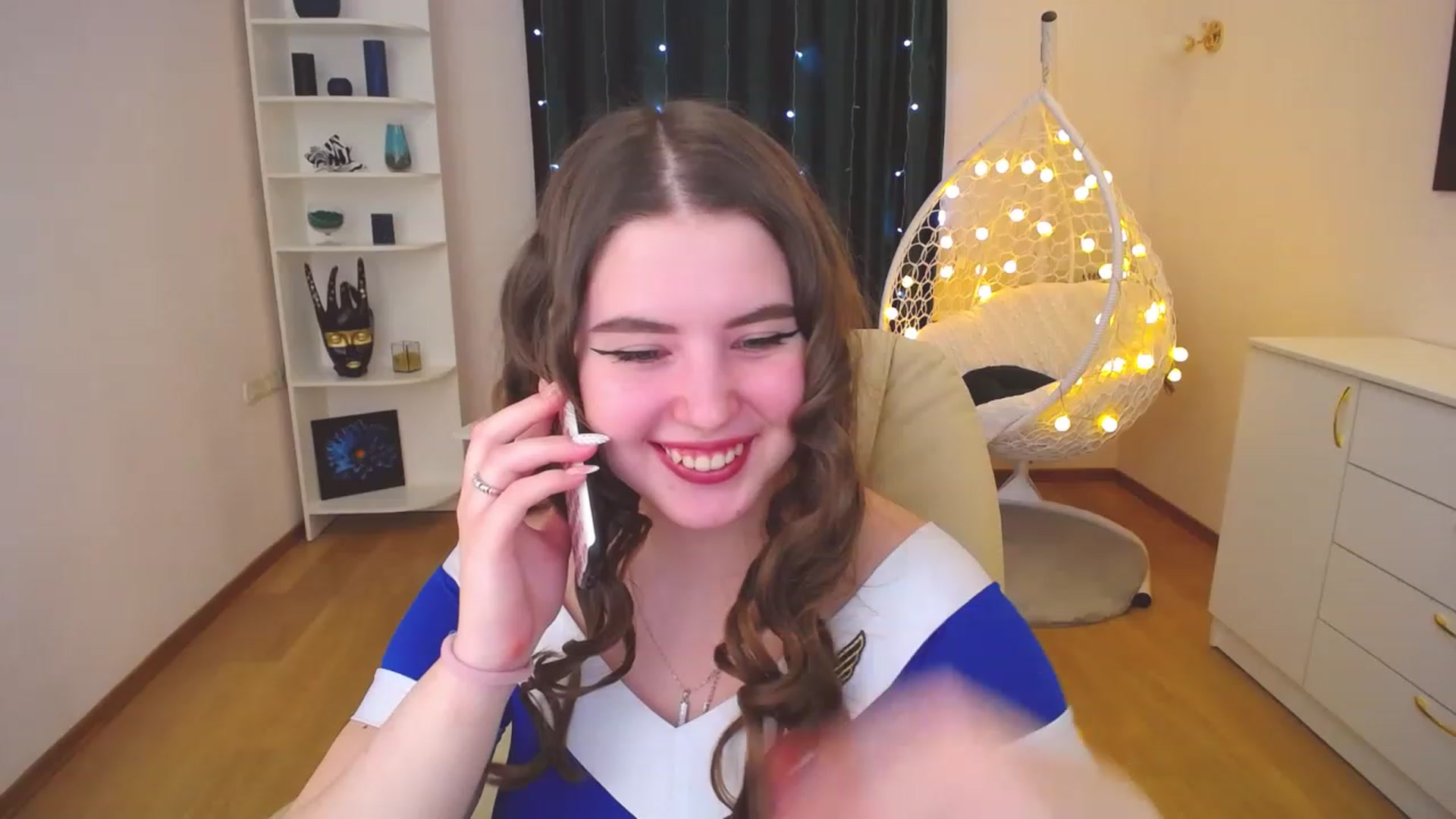 Gallery image thumbnail from AdmireMyEyes's myfreecams stream on, 01/10/2023, 16:59 image 16 of 20
