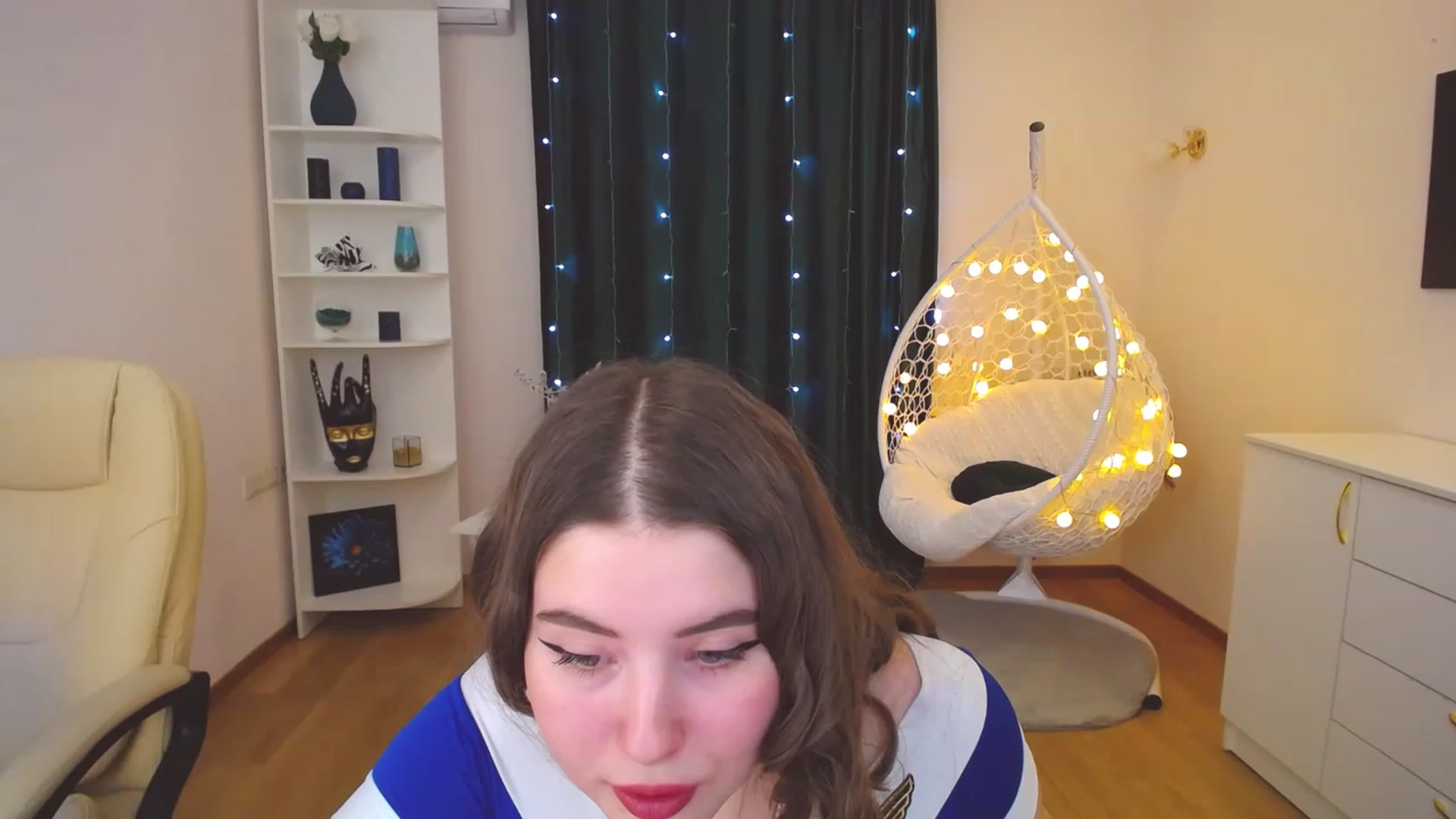 Gallery image thumbnail from AdmireMyEyes's myfreecams stream on, 01/10/2023, 16:59 image 14 of 20