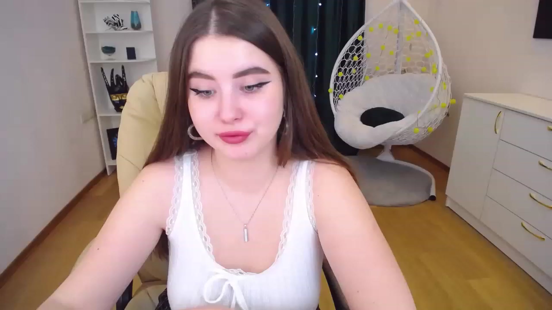 Gallery image thumbnail from AdmireMyEyes's myfreecams stream on, 01/15/2023, 09:58 image 10 of 20