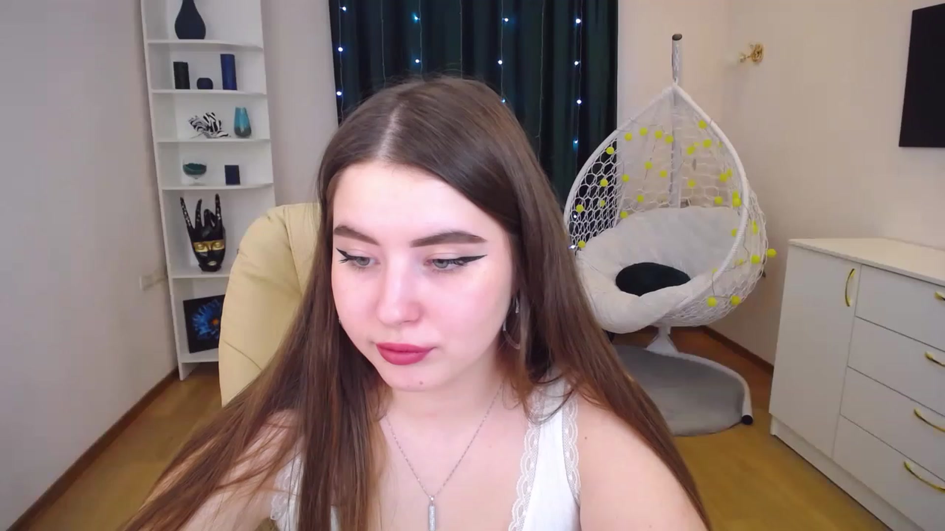 Gallery image thumbnail from AdmireMyEyes's myfreecams stream on, 01/15/2023, 09:58 image 12 of 20