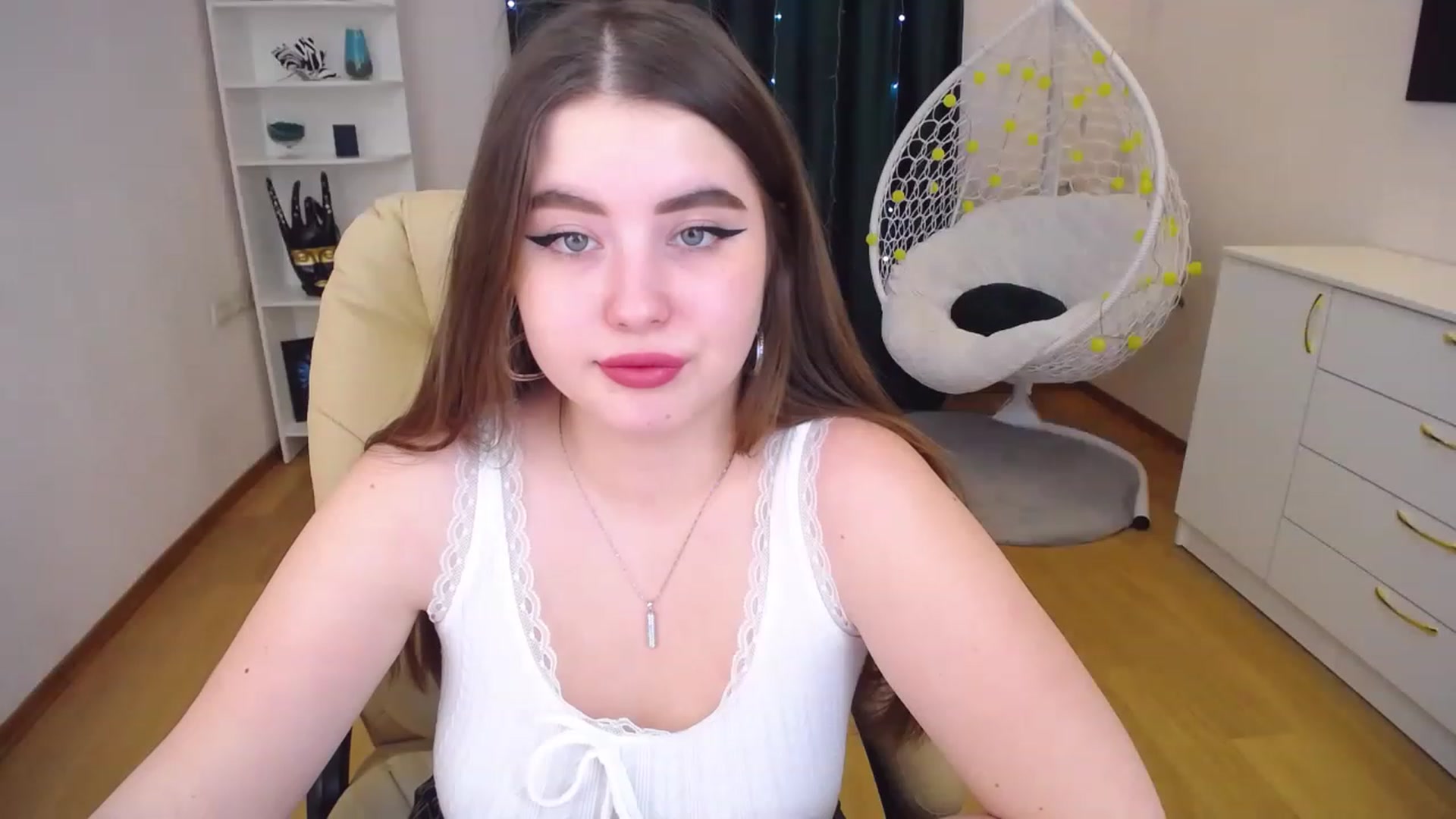 Gallery image thumbnail from AdmireMyEyes's myfreecams stream on, 01/15/2023, 09:58 image 9 of 20