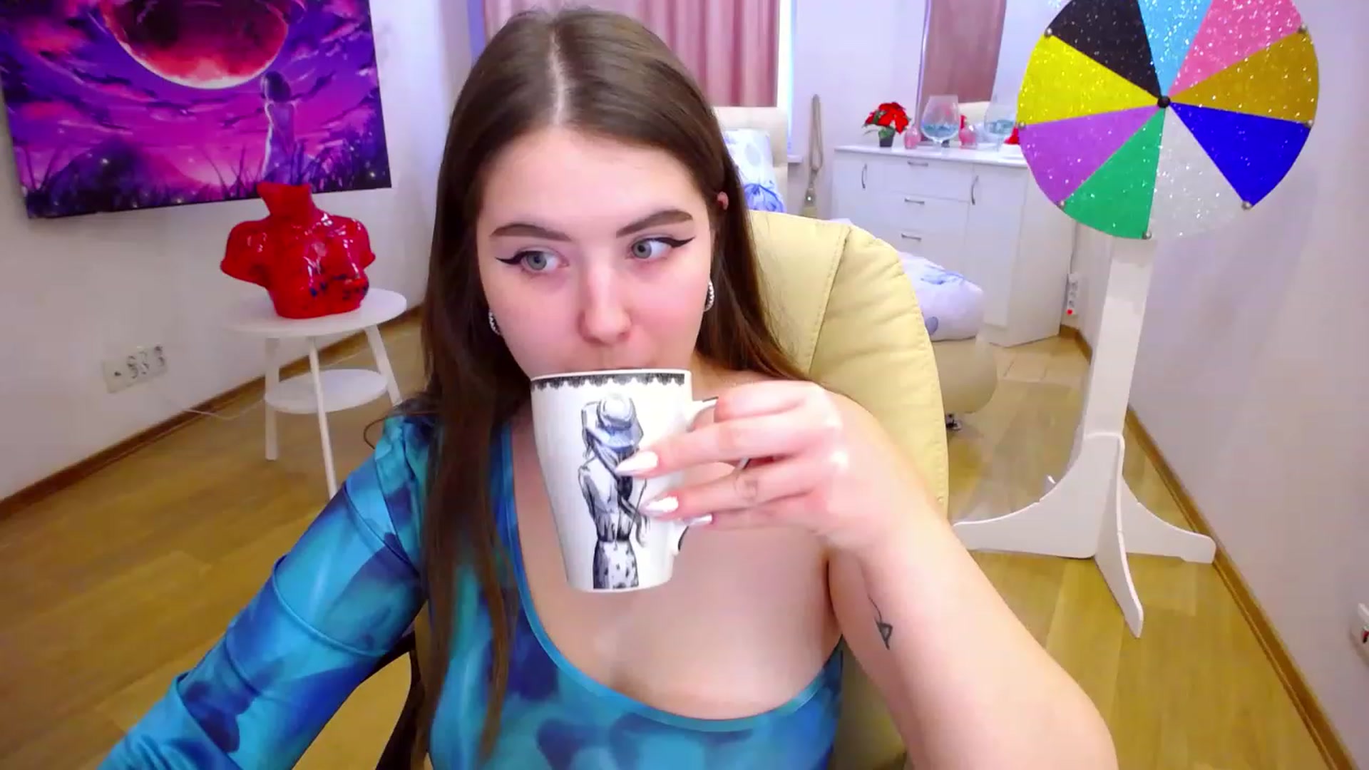 Gallery image thumbnail from AdmireMyEyes's myfreecams stream on, 01/26/2023, 09:52 image 8 of 20