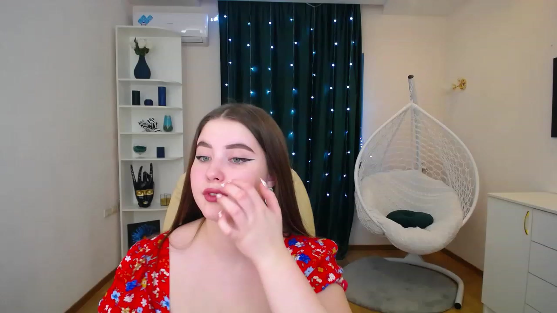 Gallery image thumbnail from AdmireMyEyes's myfreecams stream on, 02/02/2023, 07:36 image 11 of 20