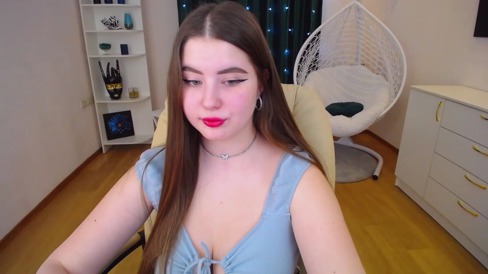 Gallery image thumbnail from AdmireMyEyes's myfreecams stream on, 02/06/2023, 07:45 image 9 of 20