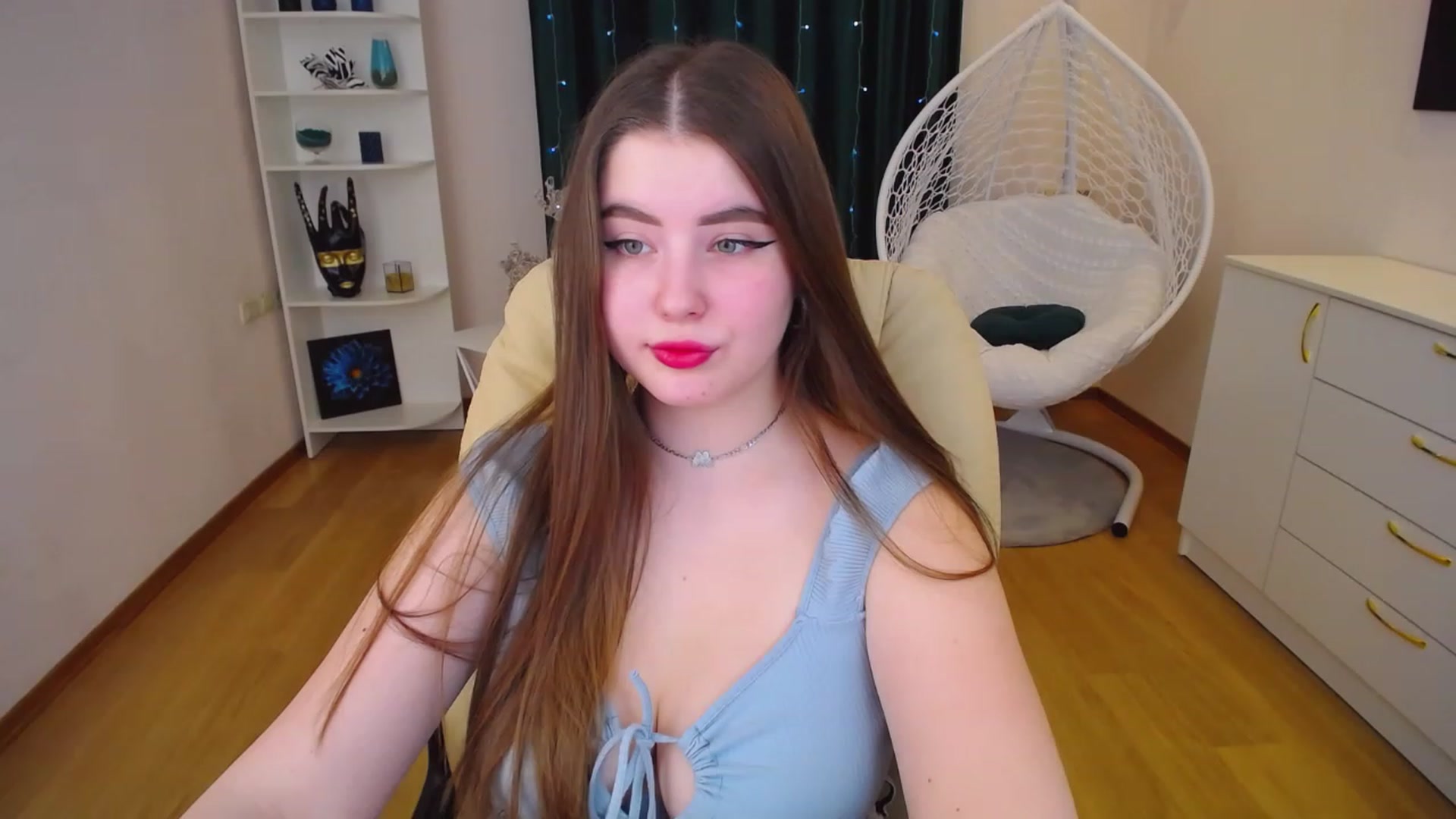 Gallery image thumbnail from AdmireMyEyes's myfreecams stream on, 02/06/2023, 07:45 image 8 of 20