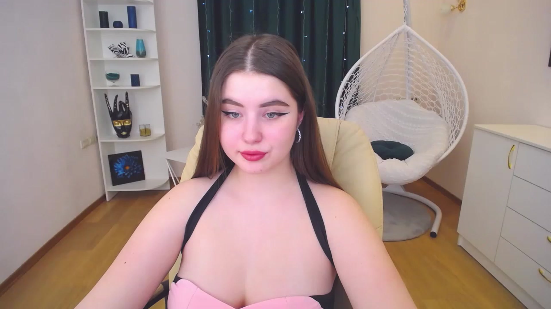 Gallery image thumbnail from AdmireMyEyes's myfreecams stream on, 02/10/2023, 09:31 image 18 of 20