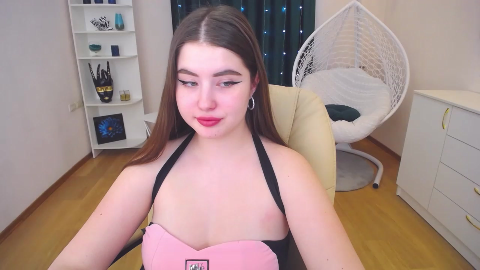 Gallery image thumbnail from AdmireMyEyes's myfreecams stream on, 02/10/2023, 09:31 image 5 of 20