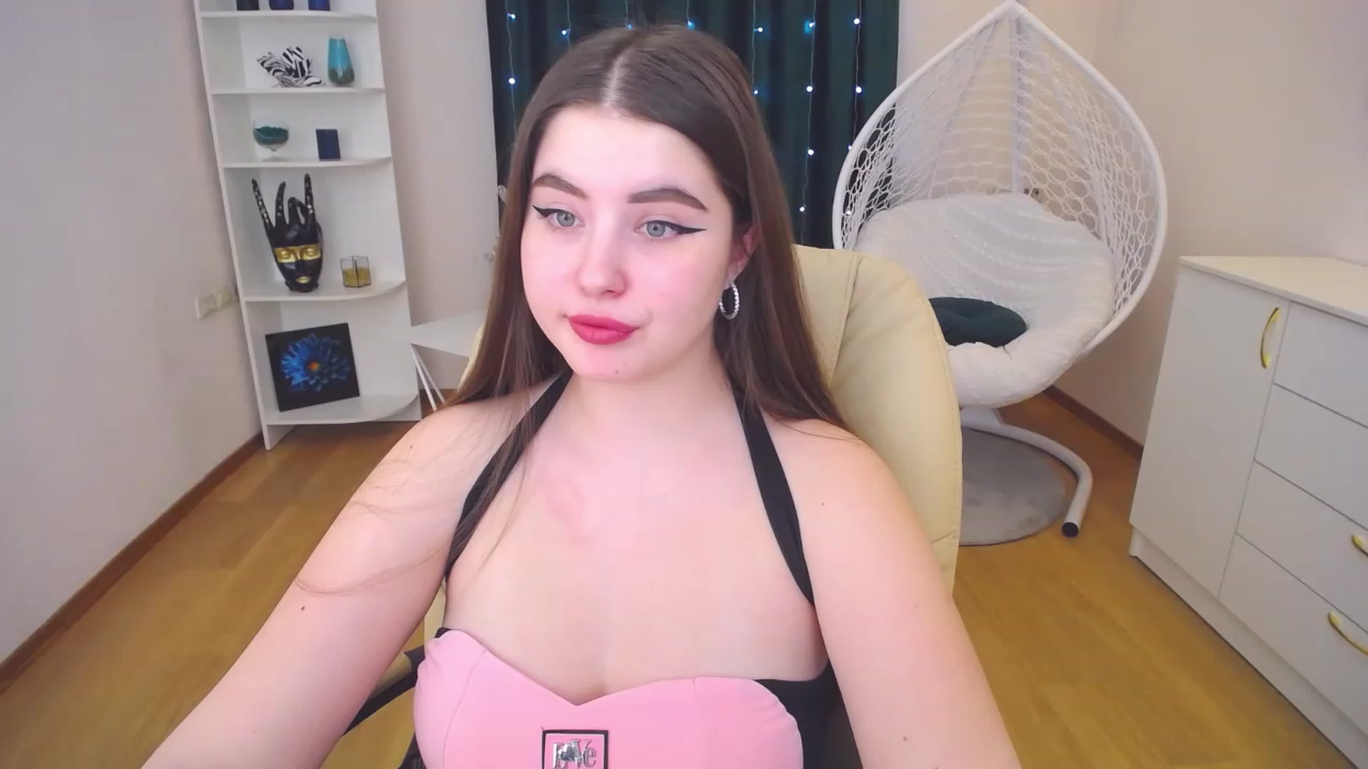 Gallery image thumbnail from AdmireMyEyes's myfreecams stream on, 02/10/2023, 09:31 image 7 of 20