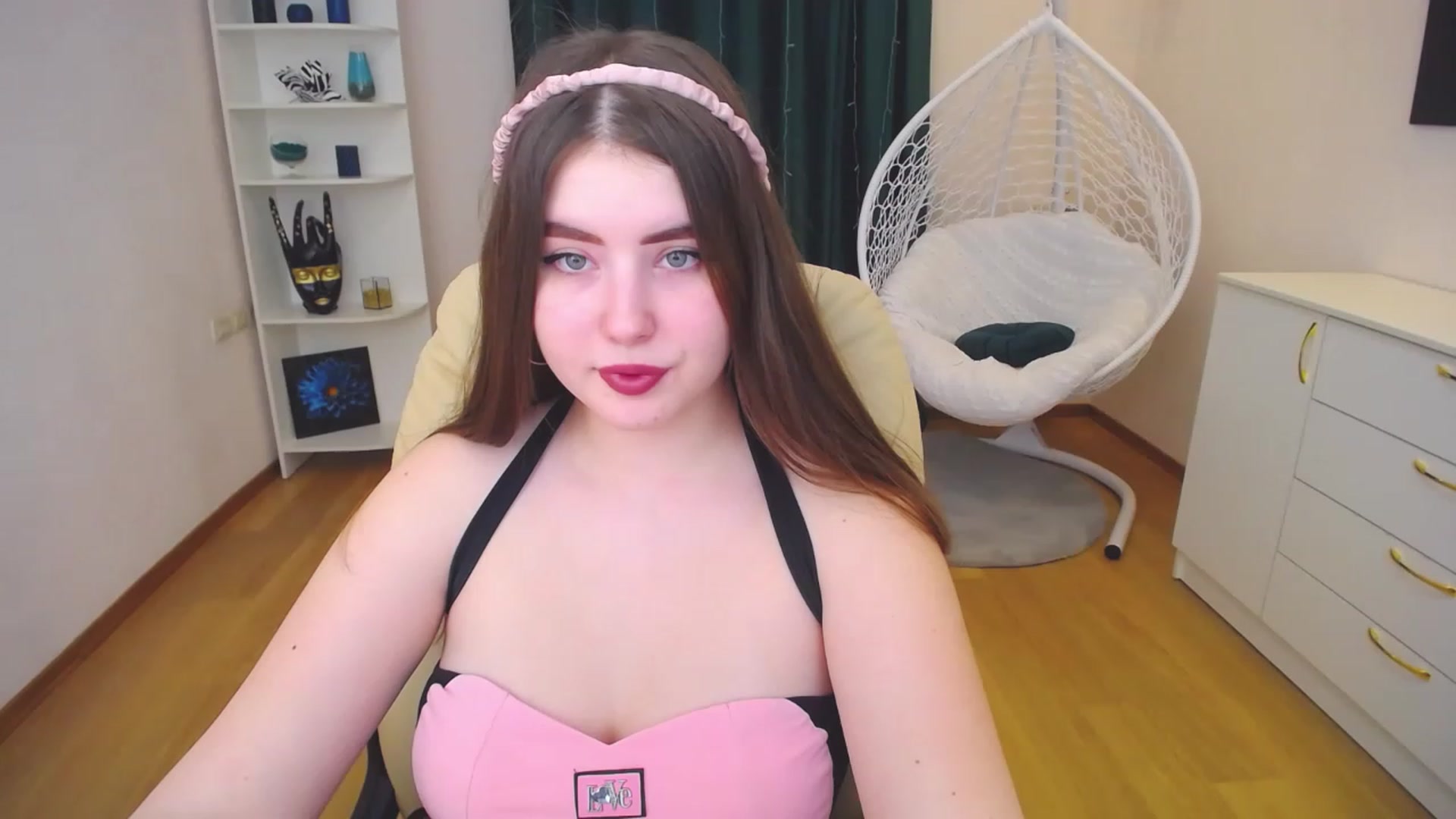 Gallery image thumbnail from AdmireMyEyes's myfreecams stream on, 02/14/2023, 09:50 image 1 of 20