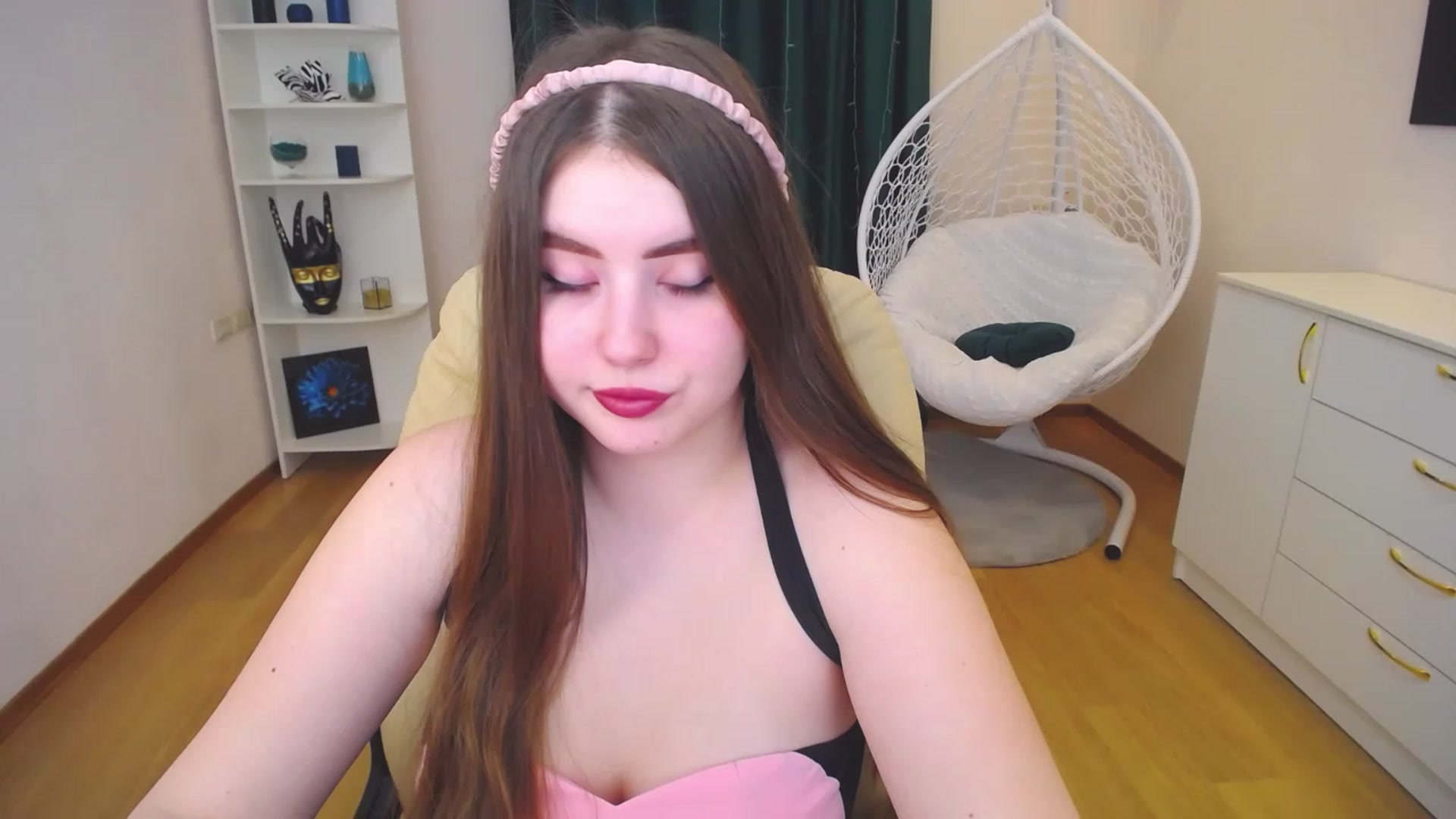 Gallery image thumbnail from AdmireMyEyes's myfreecams stream on, 02/14/2023, 09:50 image 3 of 20