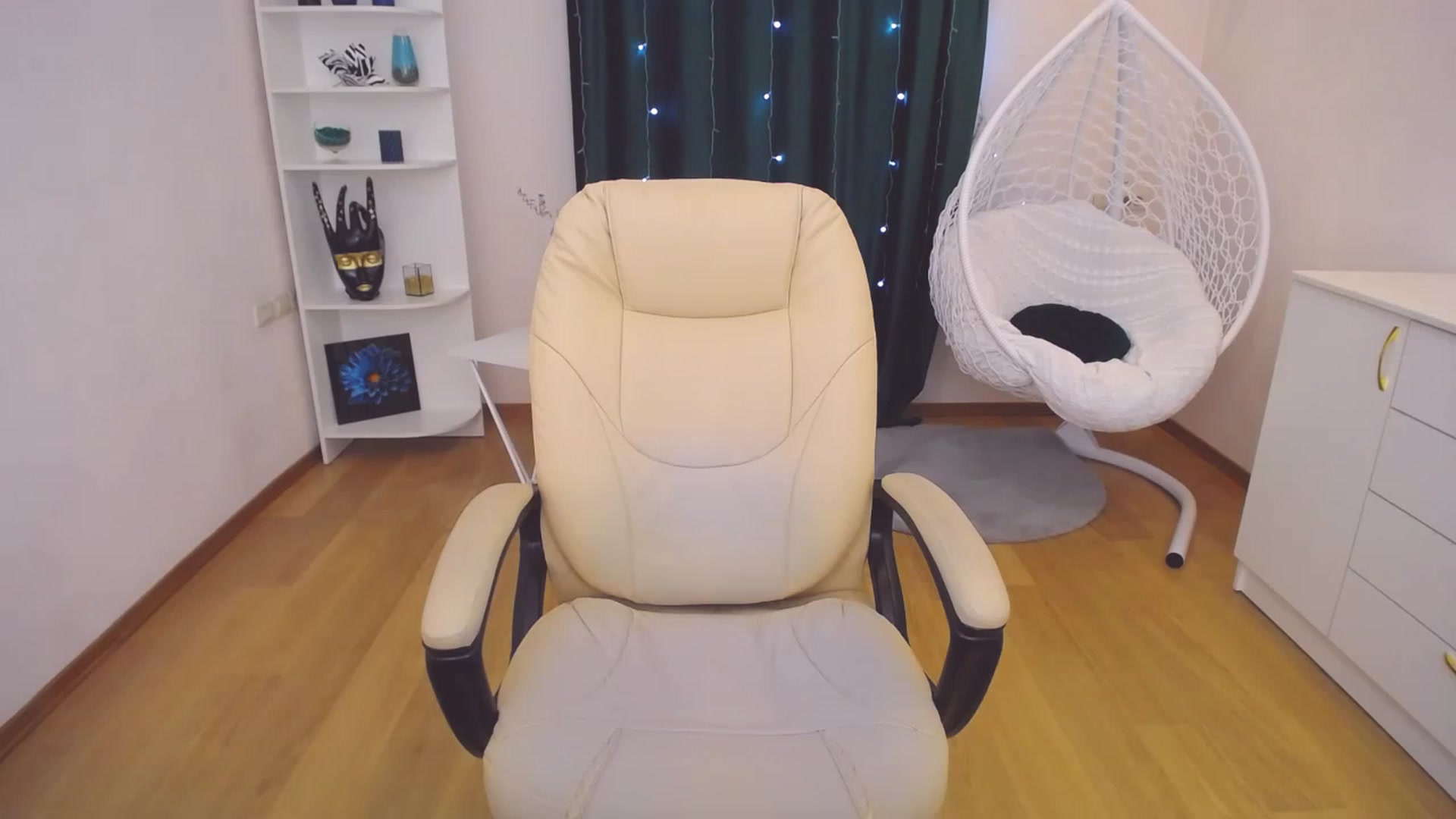 Gallery image thumbnail from AdmireMyEyes's myfreecams stream on, 02/23/2023, 09:52 image 2 of 20