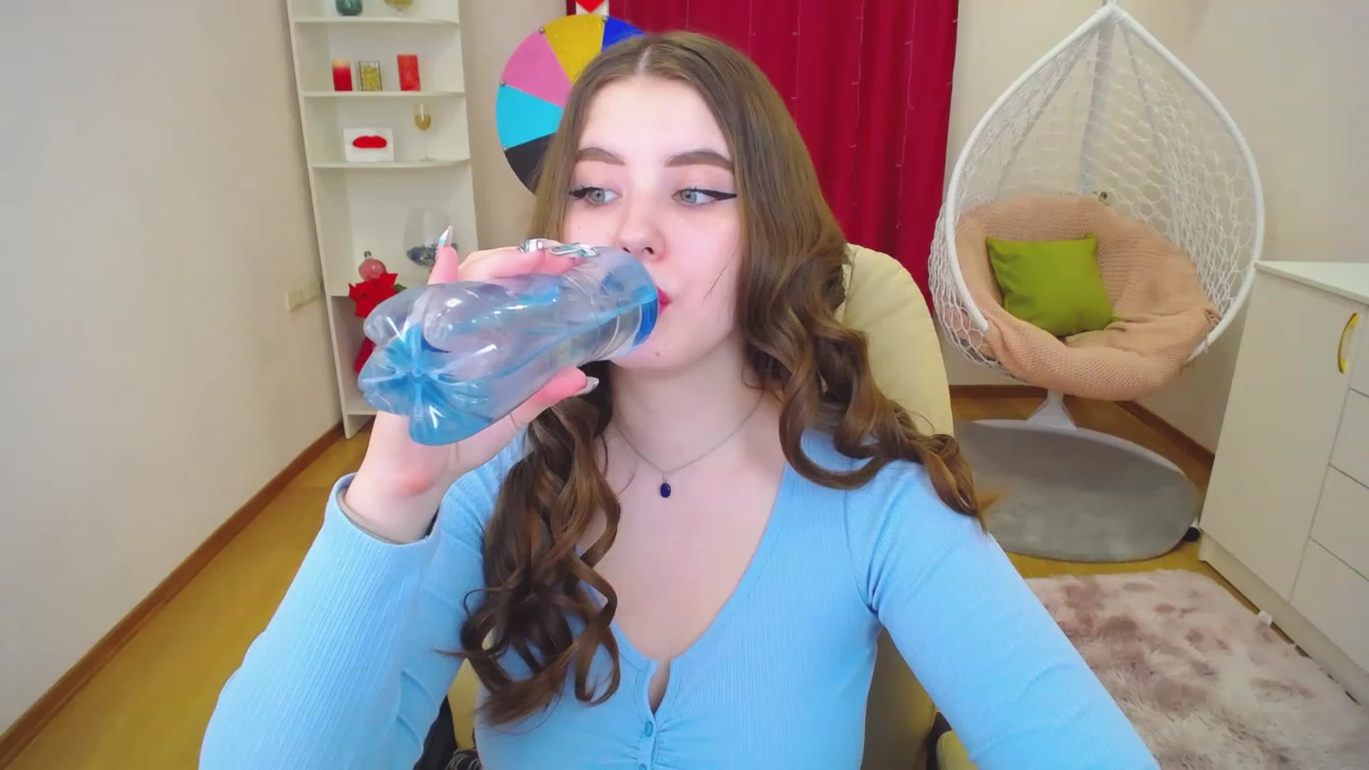 Gallery image thumbnail from AdmireMyEyes's myfreecams stream on, 03/05/2023, 12:33 image 12 of 20