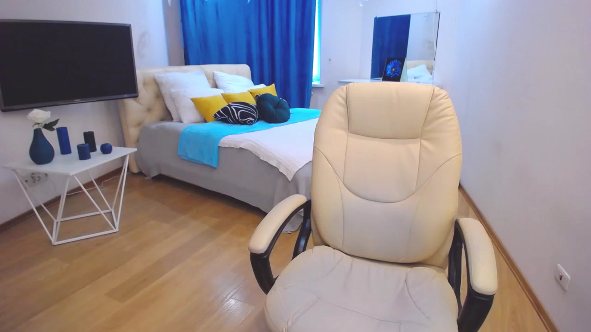 Gallery image thumbnail from AdmireMyEyes's myfreecams stream on, 03/07/2023, 07:46 image 19 of 20