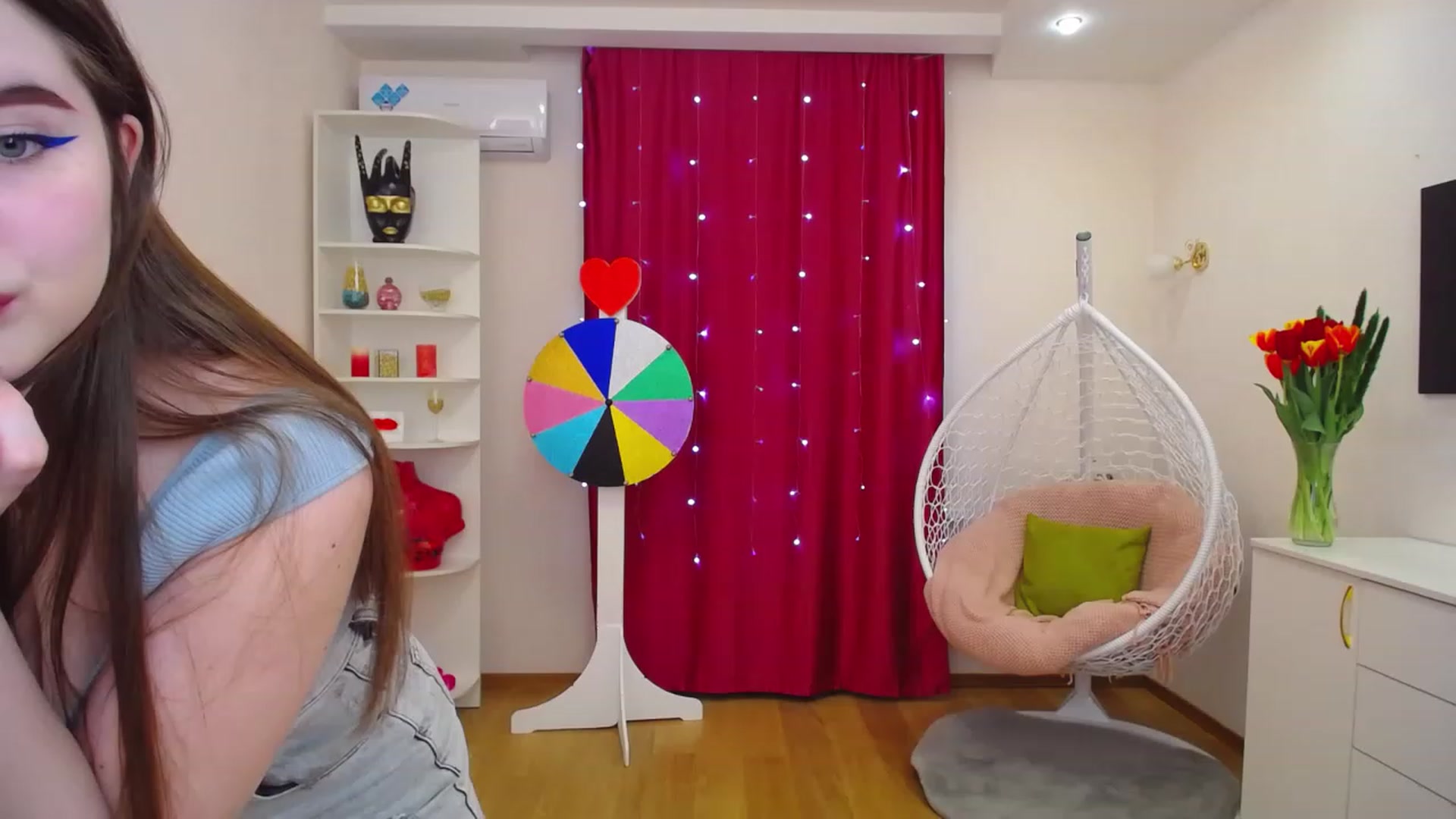 Gallery image thumbnail from AdmireMyEyes's myfreecams stream on, 03/08/2023, 07:45 image 5 of 20