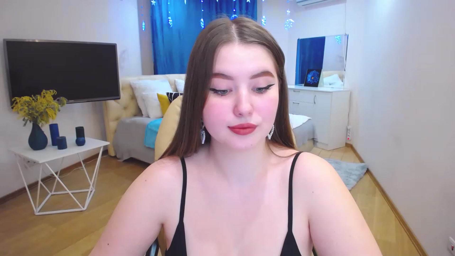 Gallery image thumbnail from AdmireMyEyes's myfreecams stream on, 03/10/2023, 12:48 image 3 of 20