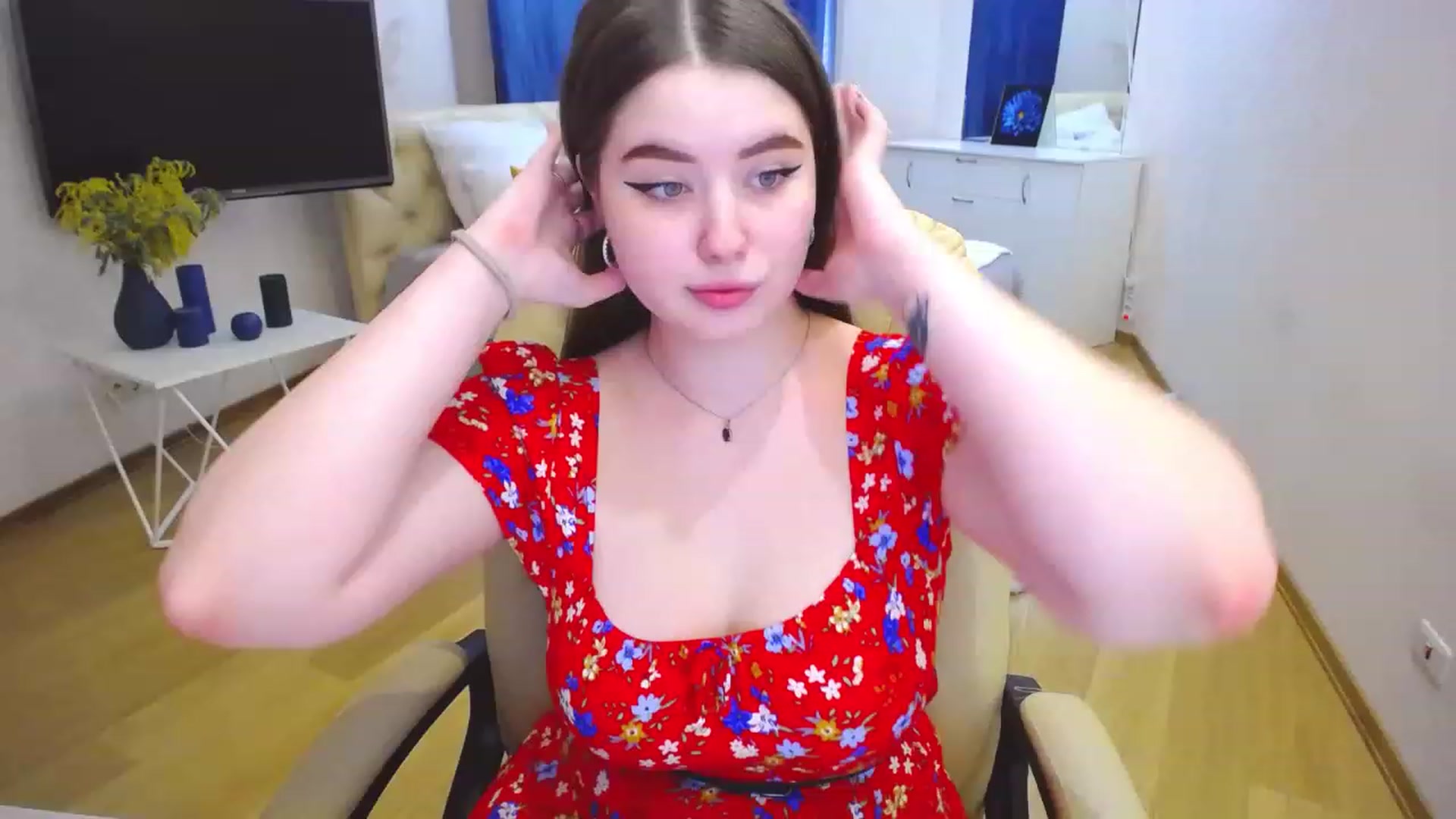 Gallery image thumbnail from AdmireMyEyes's myfreecams stream on, 03/12/2023, 08:45 image 1 of 20