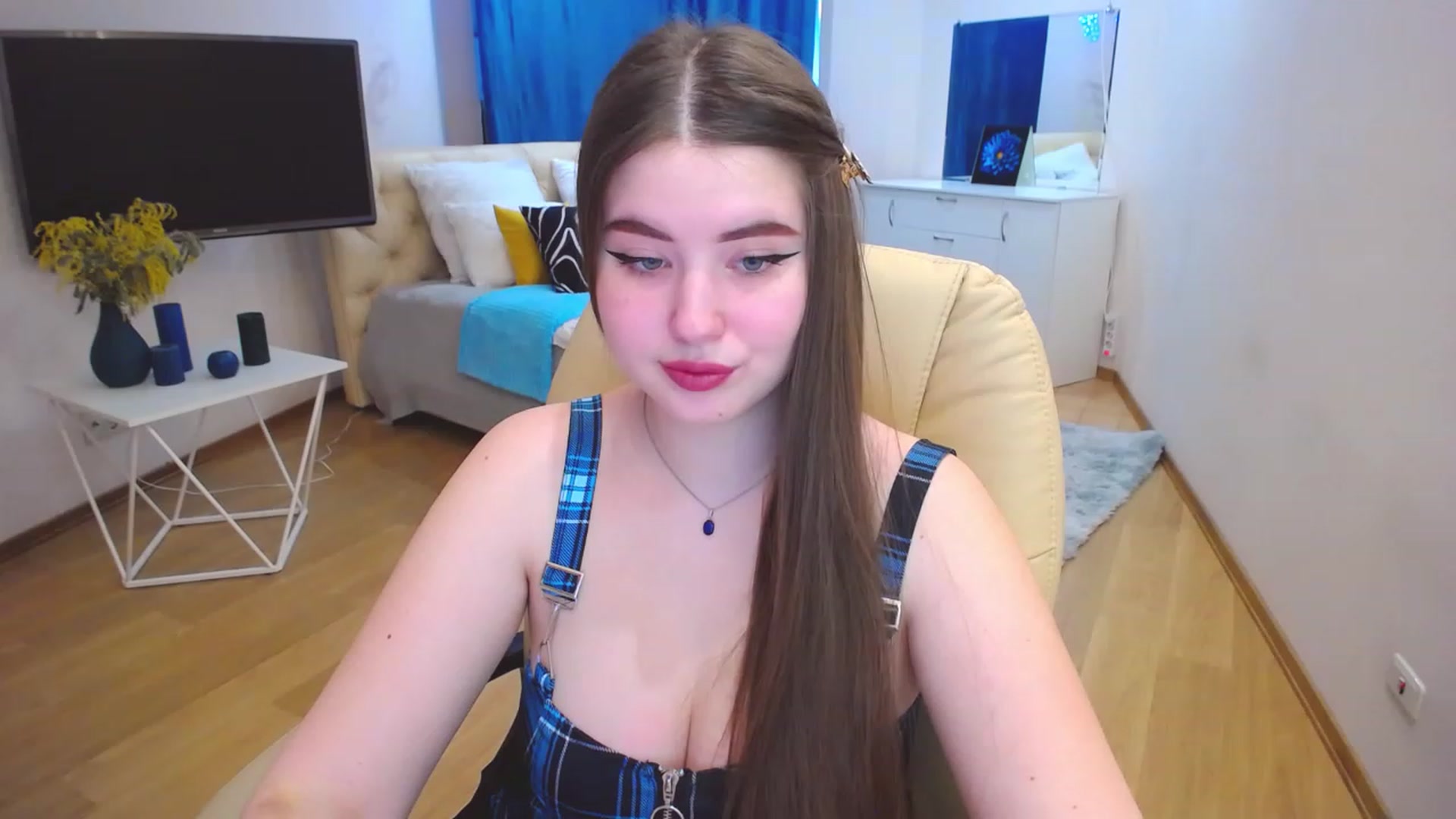 Gallery image thumbnail from AdmireMyEyes's myfreecams stream on, 03/13/2023, 07:02 image 17 of 20