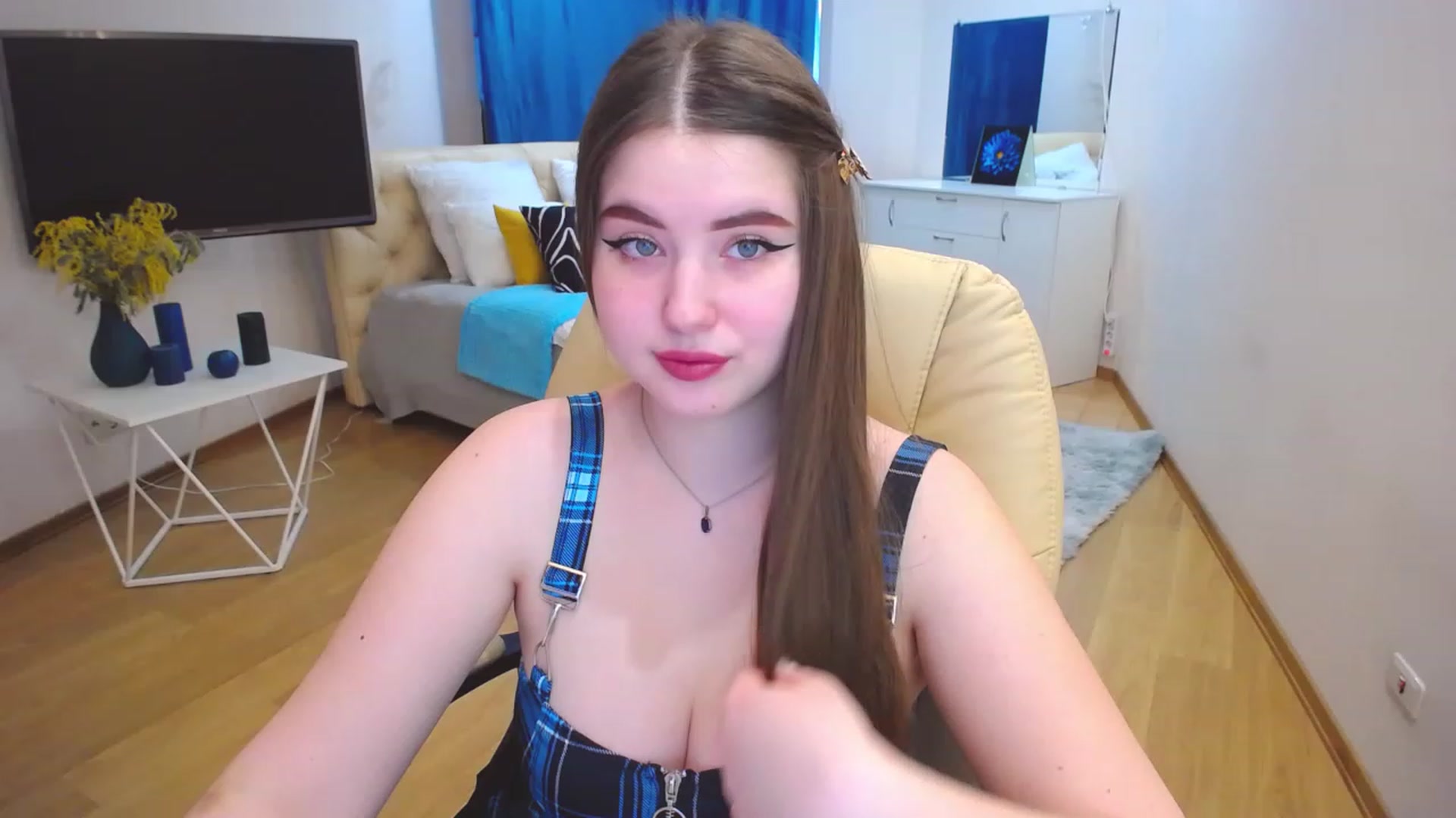 Gallery image thumbnail from AdmireMyEyes's myfreecams stream on, 03/13/2023, 07:02 image 16 of 20