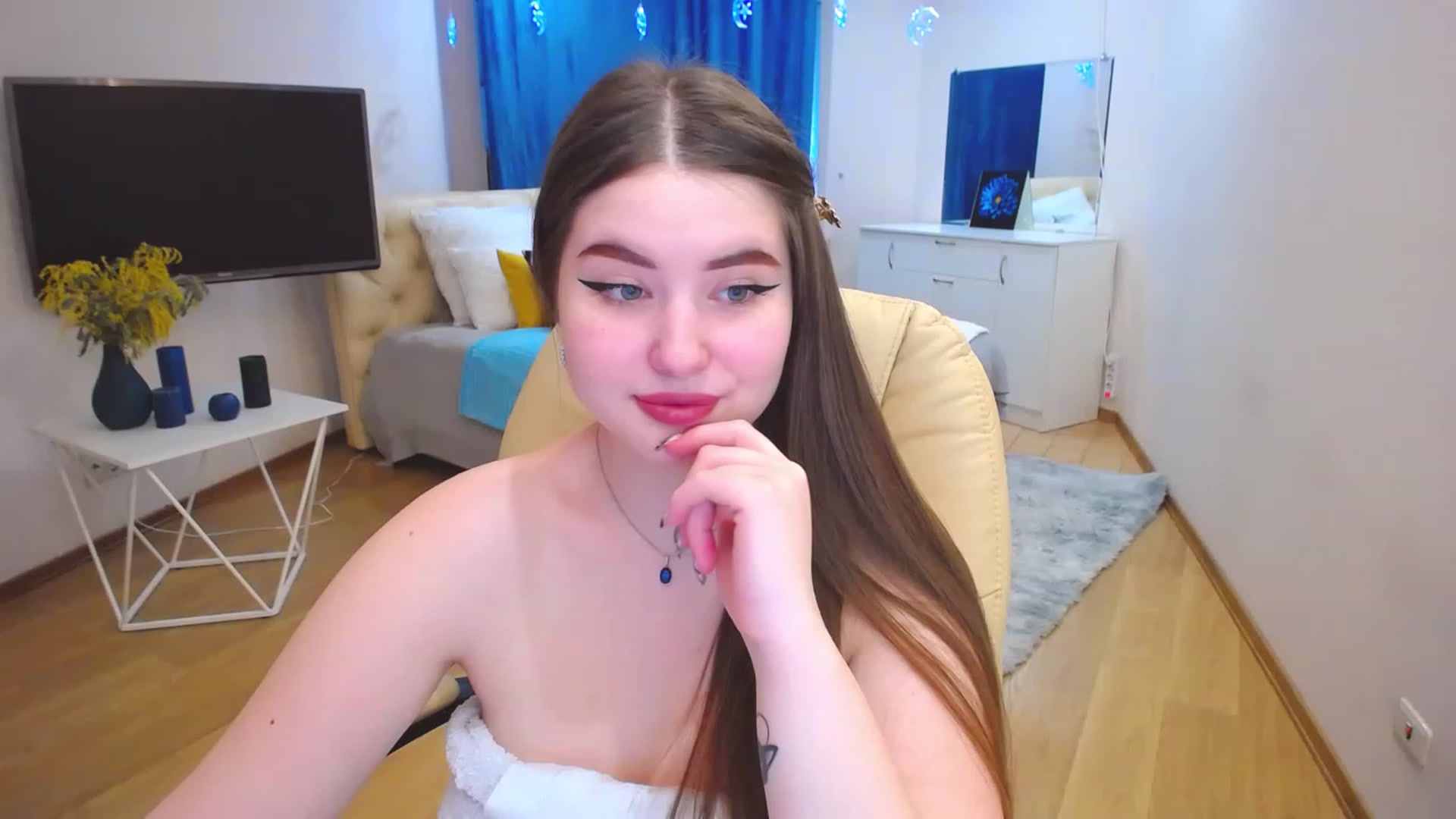 Gallery image thumbnail from AdmireMyEyes's myfreecams stream on, 03/13/2023, 07:46 image 16 of 20