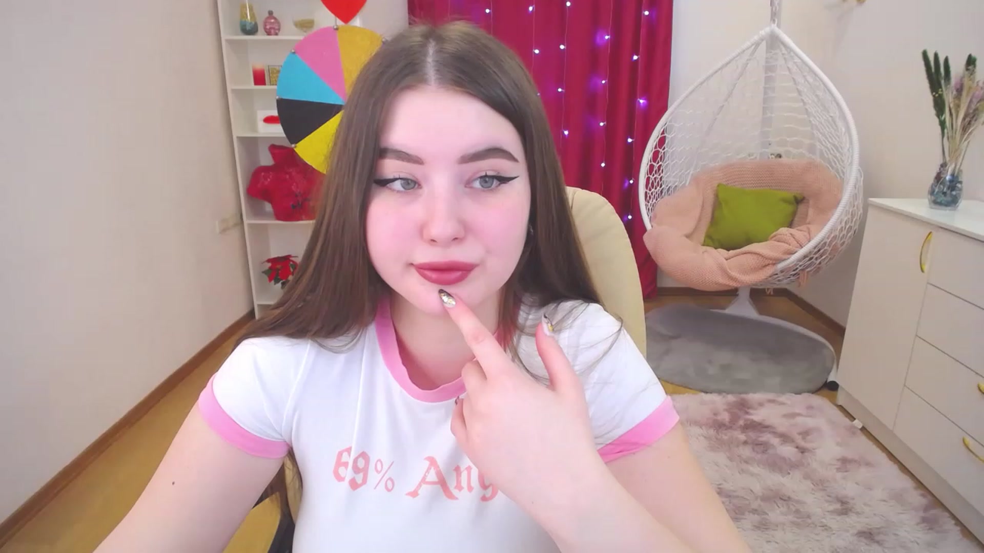 Gallery image thumbnail from AdmireMyEyes's myfreecams stream on, 03/14/2023, 05:46 image 18 of 20