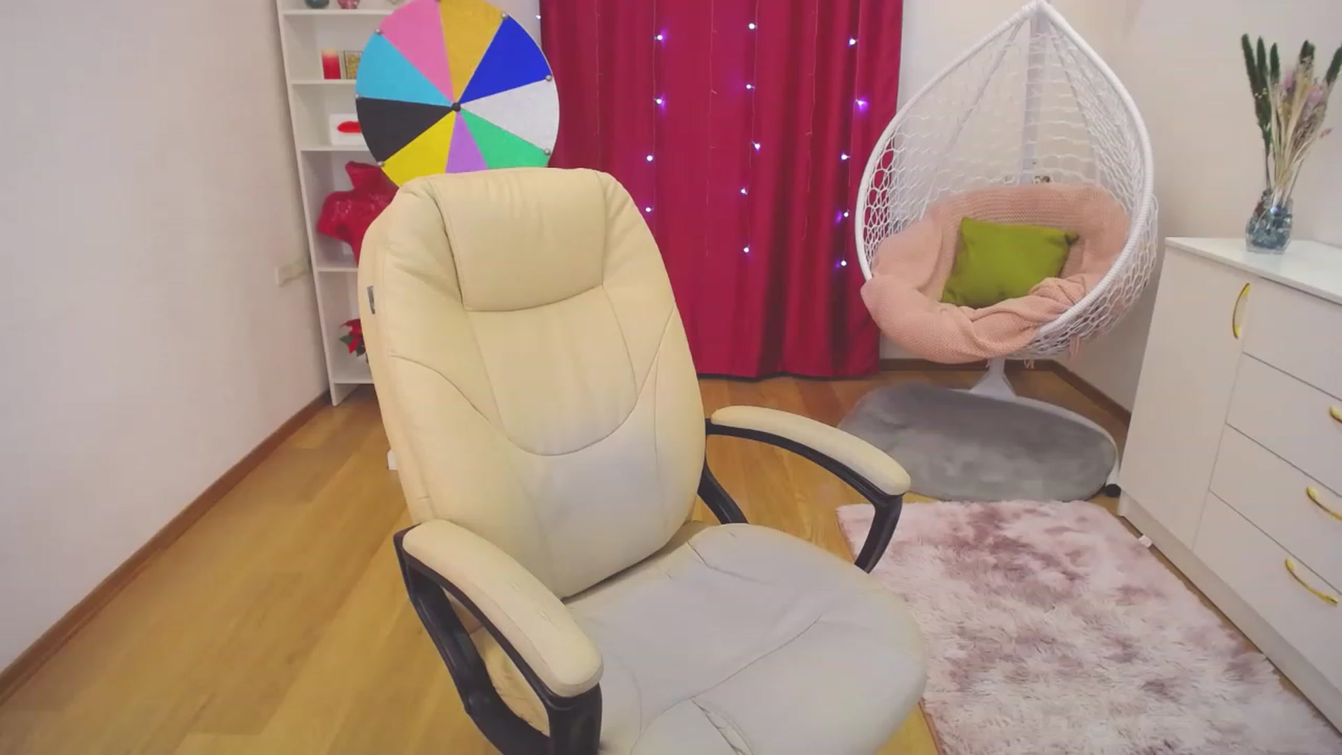 Gallery image thumbnail from AdmireMyEyes's myfreecams stream on, 03/14/2023, 07:32 image 5 of 20
