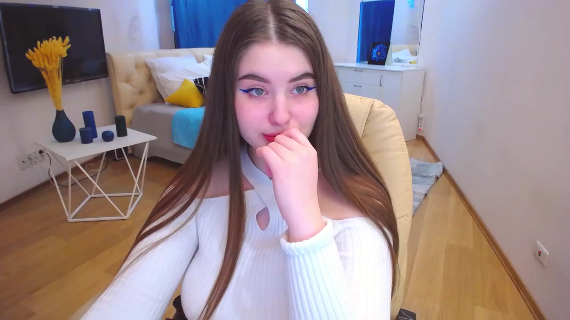 Gallery image thumbnail from AdmireMyEyes's myfreecams stream on, 03/17/2023, 09:48 image 18 of 20