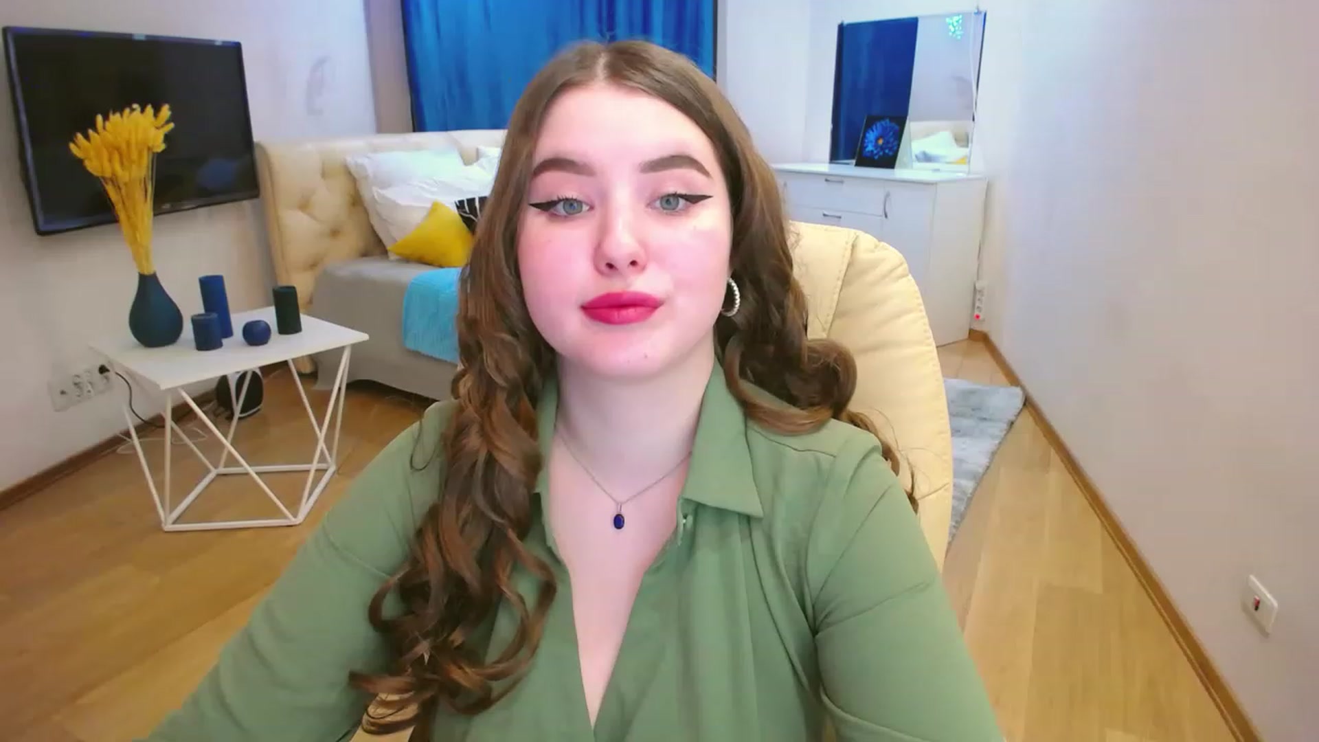 Gallery image thumbnail from AdmireMyEyes's myfreecams stream on, 03/19/2023, 19:46 image 3 of 20
