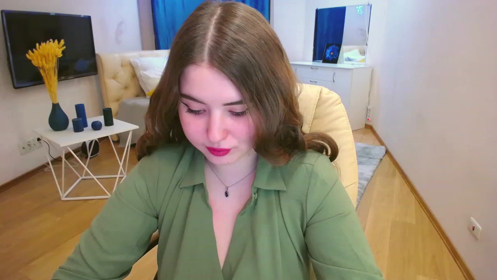 Gallery image thumbnail from AdmireMyEyes's myfreecams stream on, 03/19/2023, 19:46 image 10 of 20