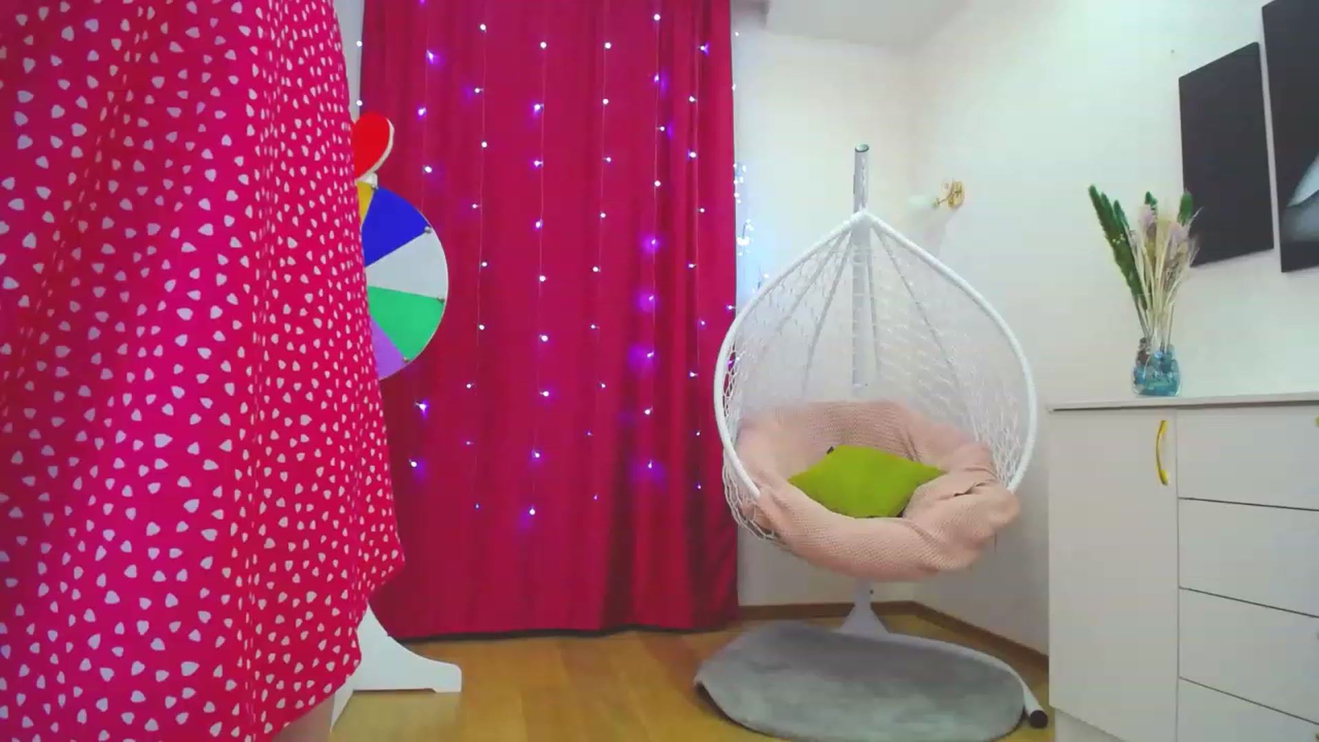 Gallery image thumbnail from AdmireMyEyes's myfreecams stream on, 03/21/2023, 12:46 image 12 of 20