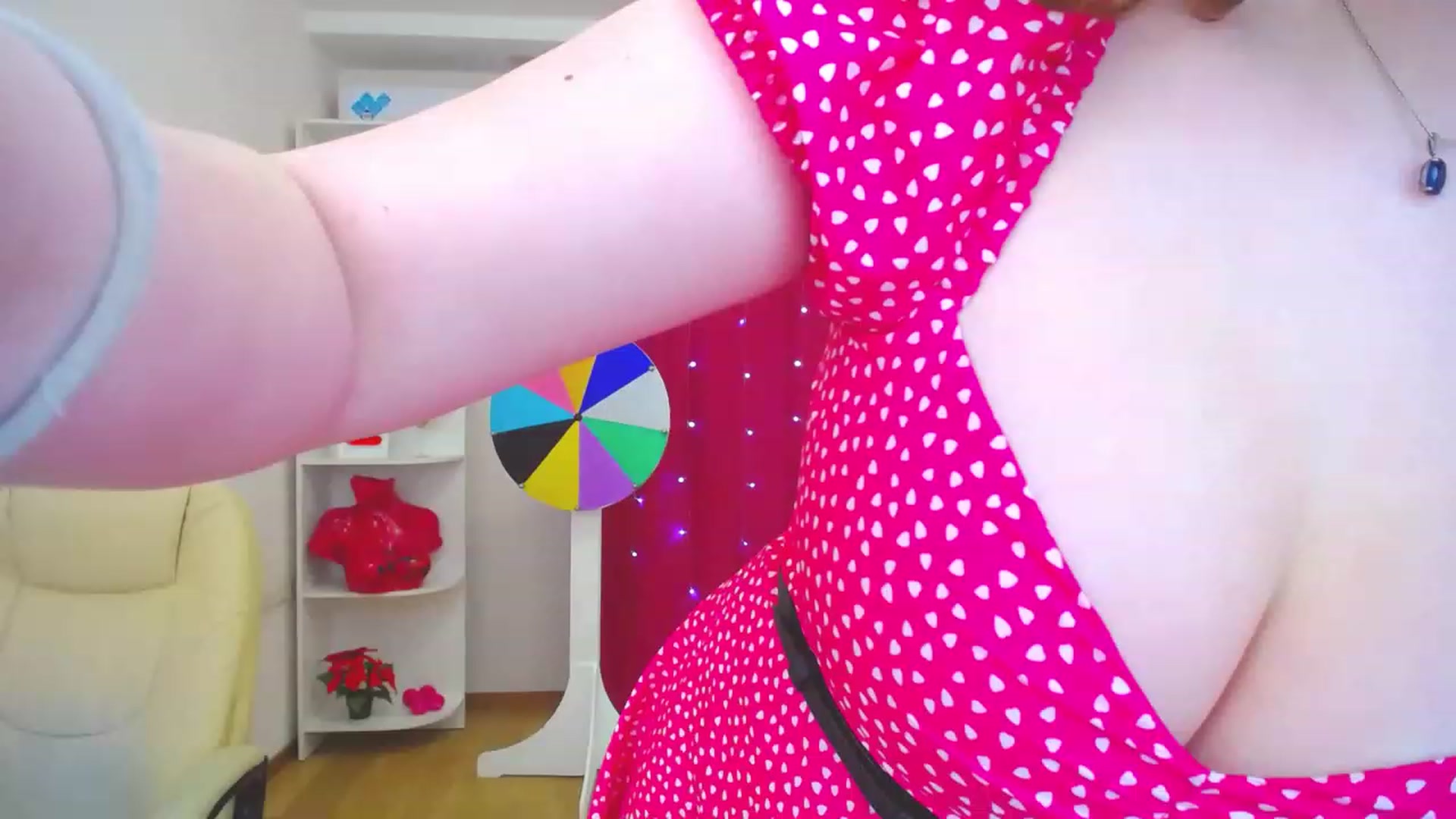 Gallery image thumbnail from AdmireMyEyes's myfreecams stream on, 03/21/2023, 12:46 image 13 of 20