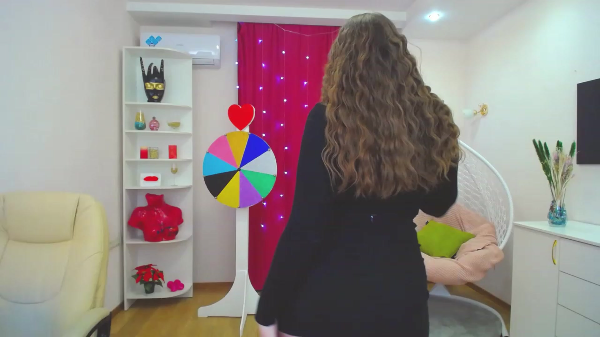 Gallery image thumbnail from AdmireMyEyes's myfreecams stream on, 03/21/2023, 14:50 image 4 of 20