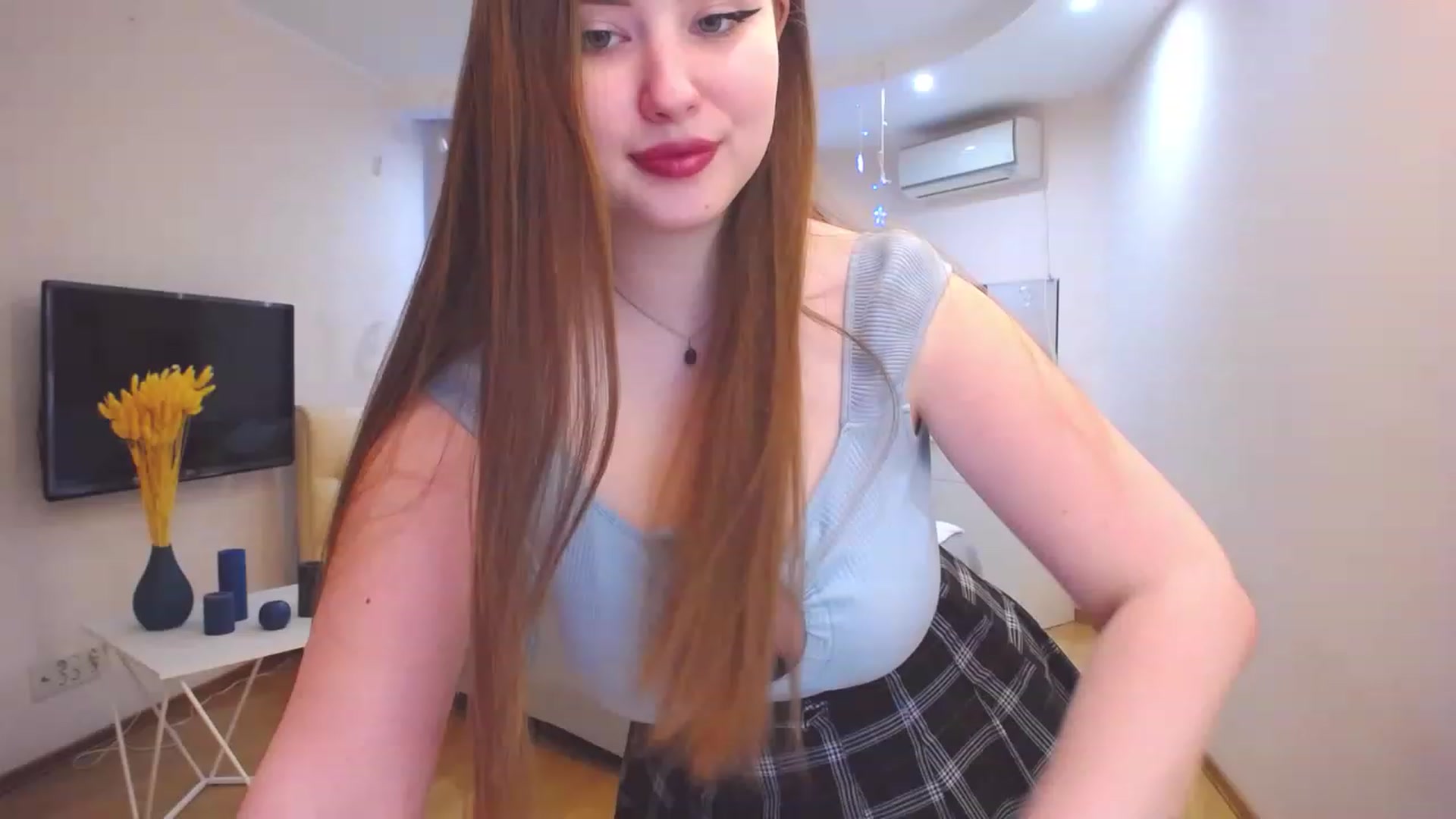 Gallery image thumbnail from AdmireMyEyes's myfreecams stream on, 03/22/2023, 09:47 image 6 of 20