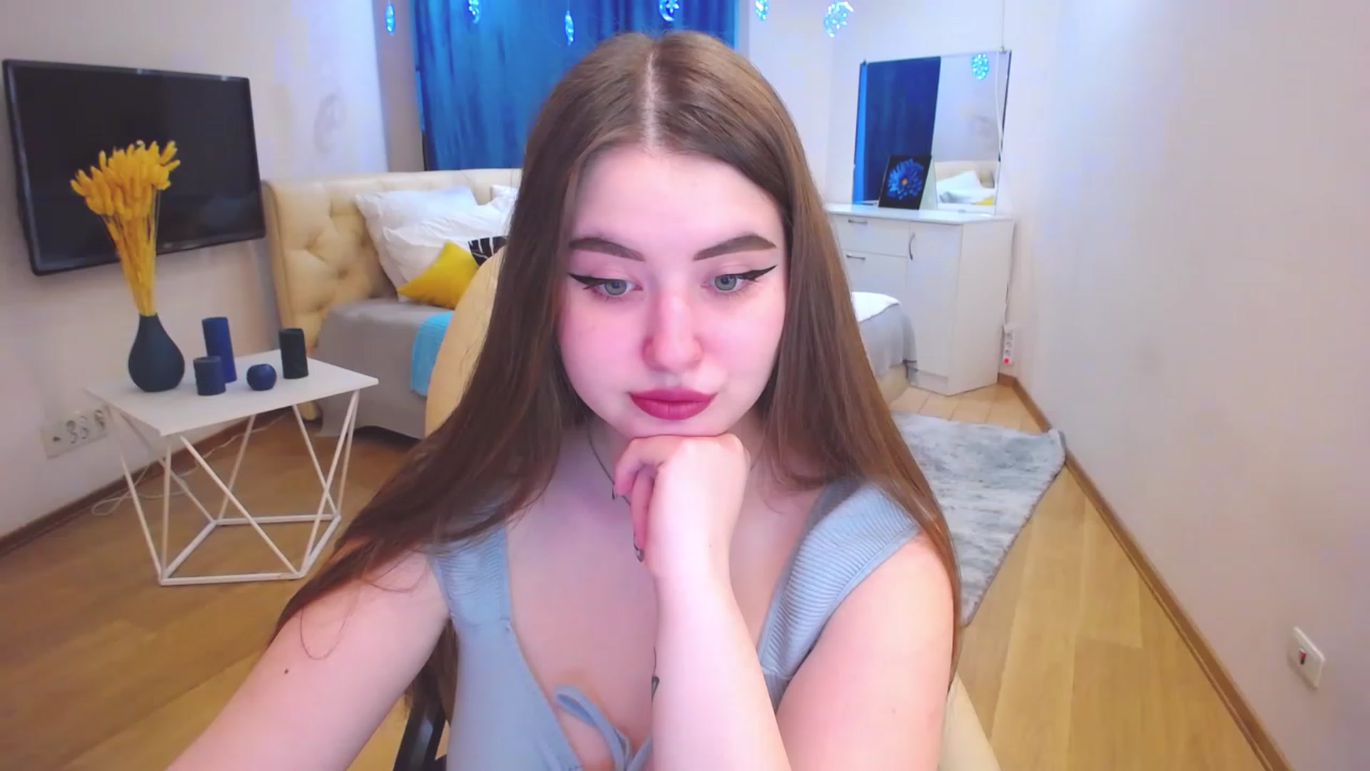 Gallery image thumbnail from AdmireMyEyes's myfreecams stream on, 03/22/2023, 09:47 image 15 of 20