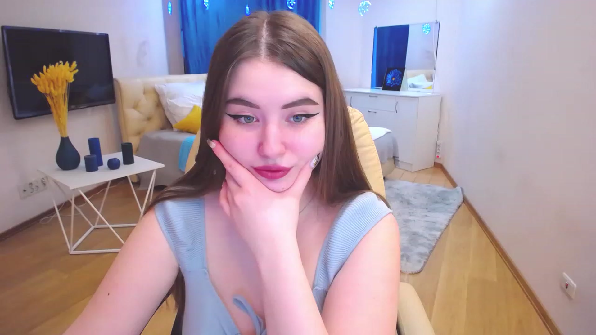 Gallery image thumbnail from AdmireMyEyes's myfreecams stream on, 03/22/2023, 09:47 image 13 of 20