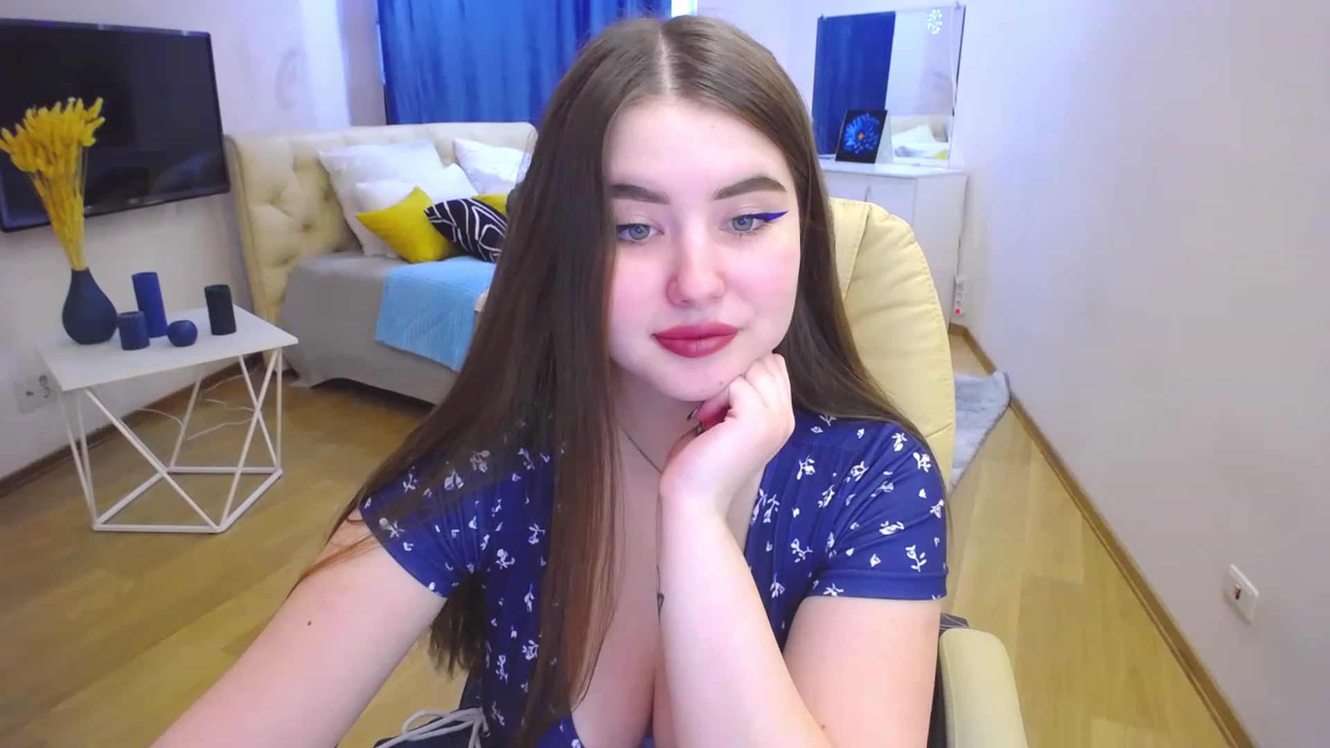 Gallery image thumbnail from AdmireMyEyes's myfreecams stream on, 03/24/2023, 09:47 image 6 of 20
