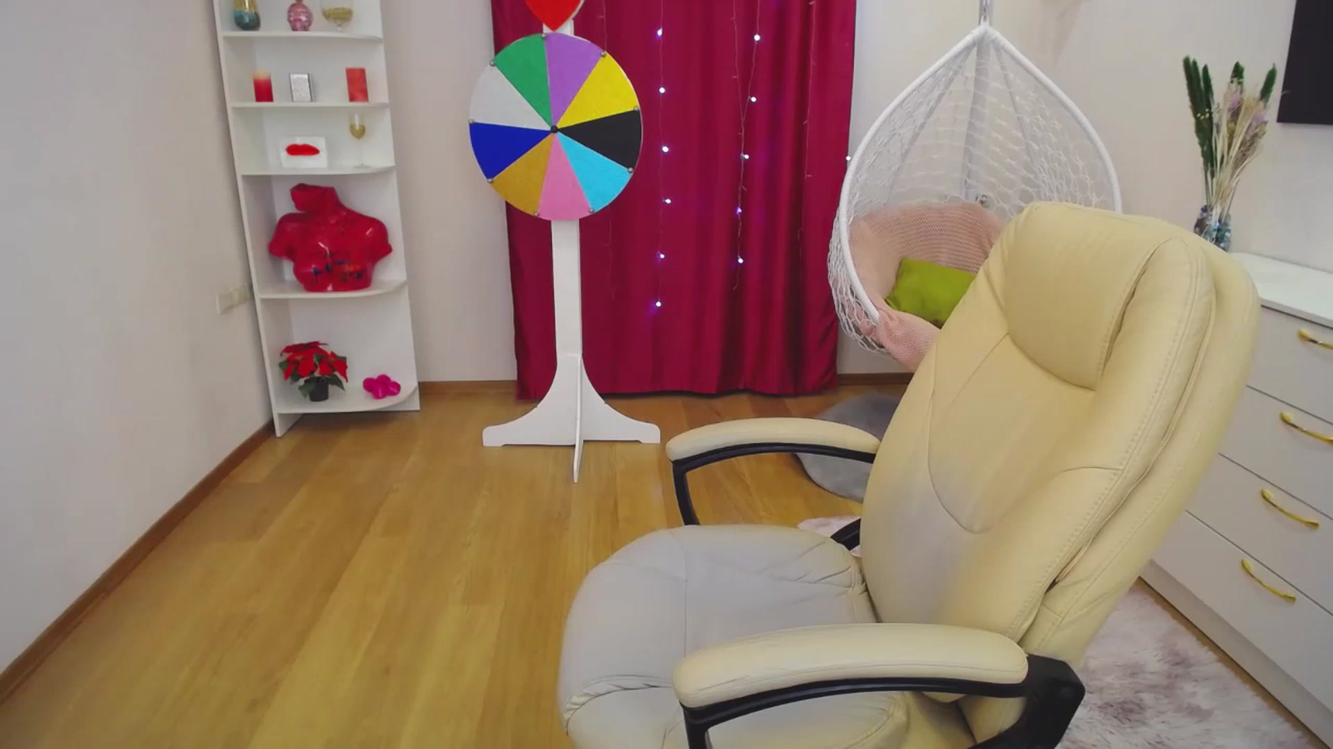 Gallery image thumbnail from AdmireMyEyes's myfreecams stream on, 03/28/2023, 09:27 image 16 of 20