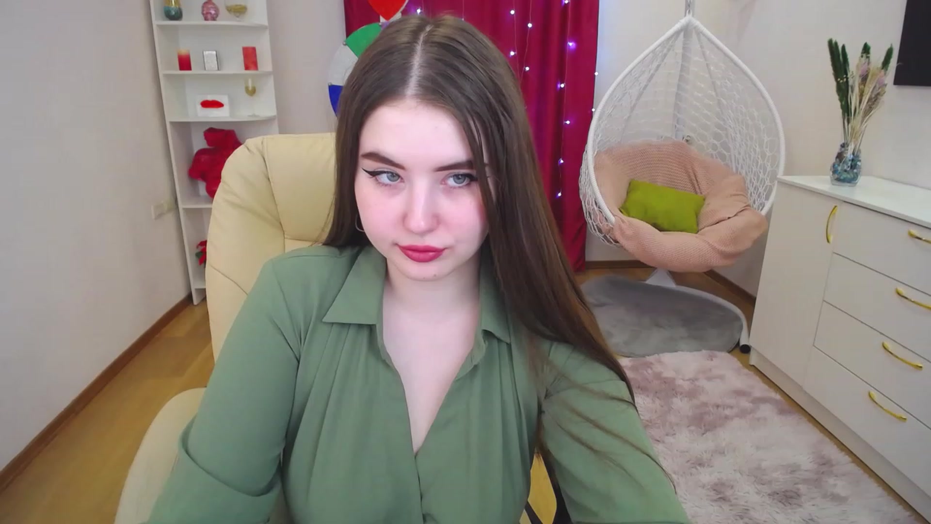 Gallery image thumbnail from AdmireMyEyes's myfreecams stream on, 03/28/2023, 09:27 image 9 of 20